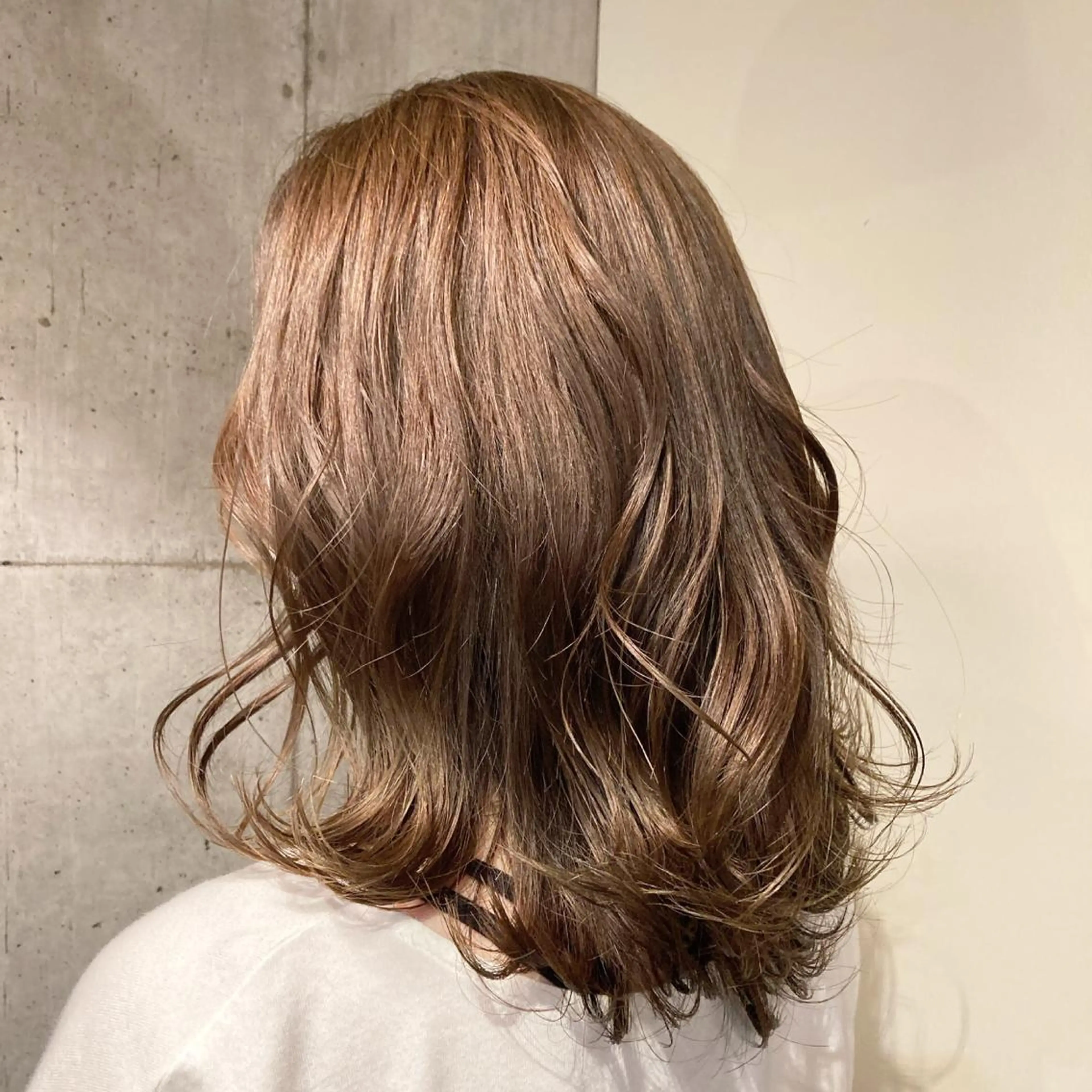 ミディアム カラー ✂︎岡根 京花✂︎のヘアスタイル