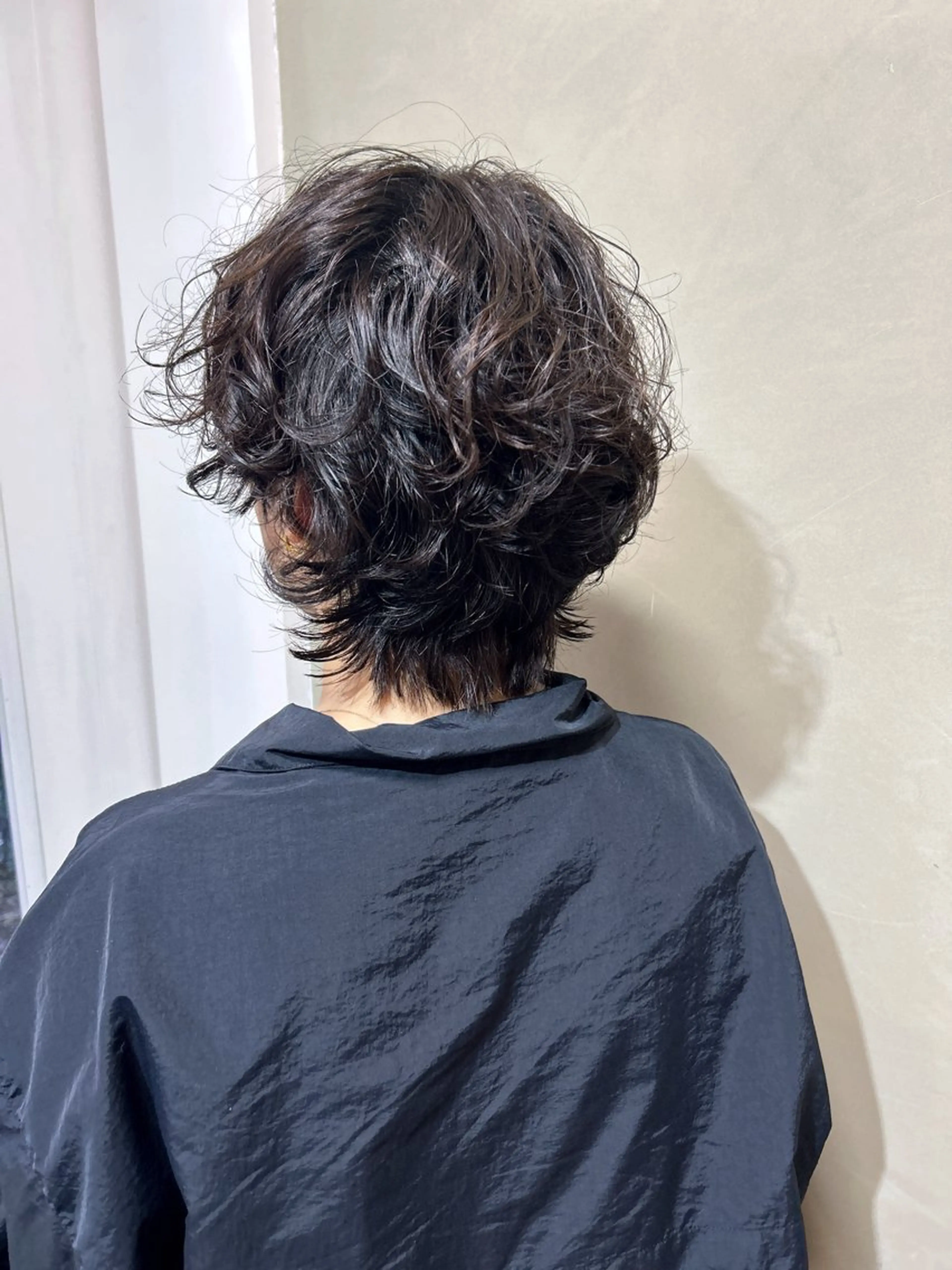 ショート パーマ 外ハネヘア パーマ 透明感カラー 暖色shihoのヘアスタイル