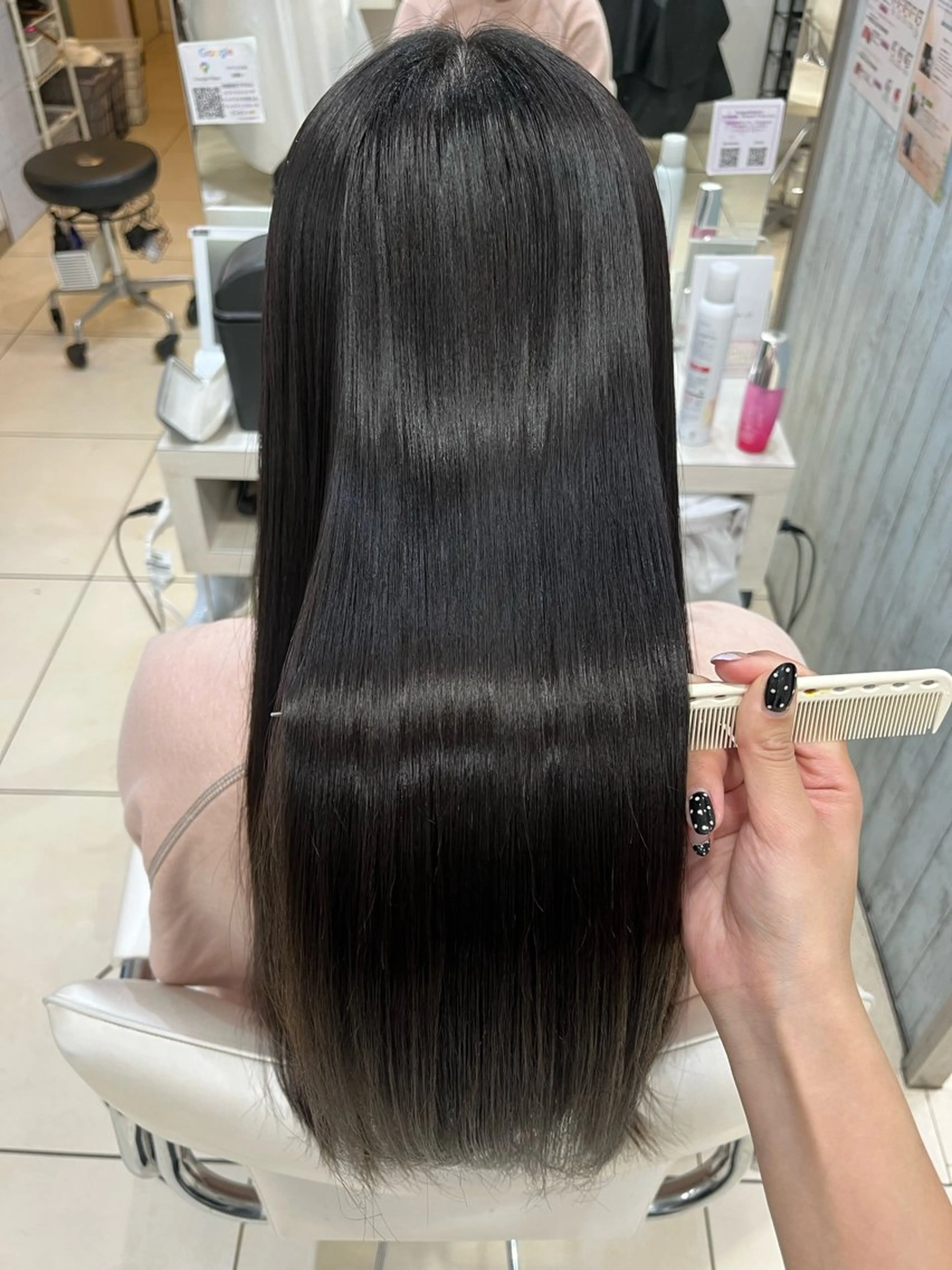 セミロング 縮毛矯正 【髪質改善カラー】 あむ·. ⟡ 🖤のヘアスタイル