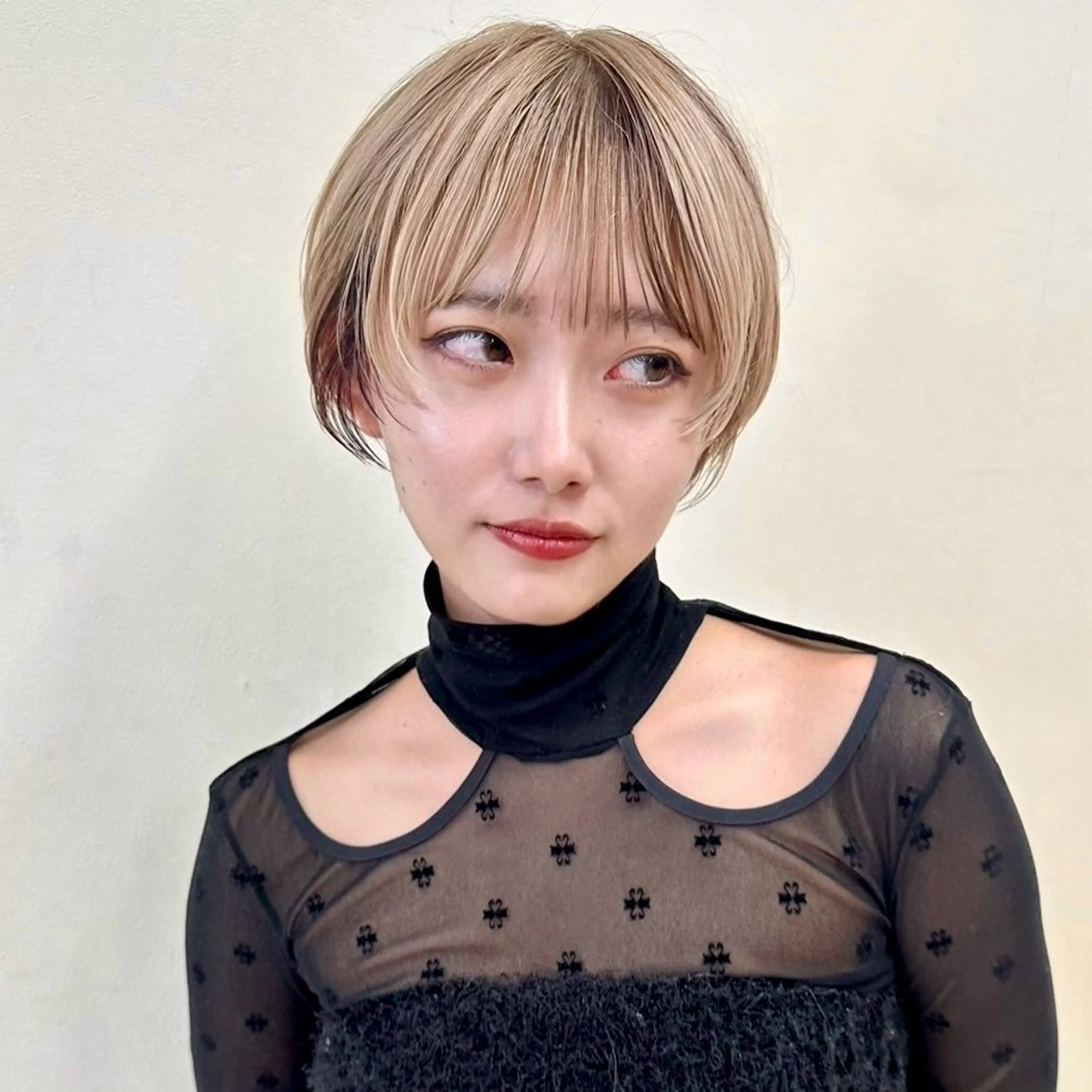 ショート カラー カット ヘアカラー ハイトーンカラー/ さらさのヘアスタイル