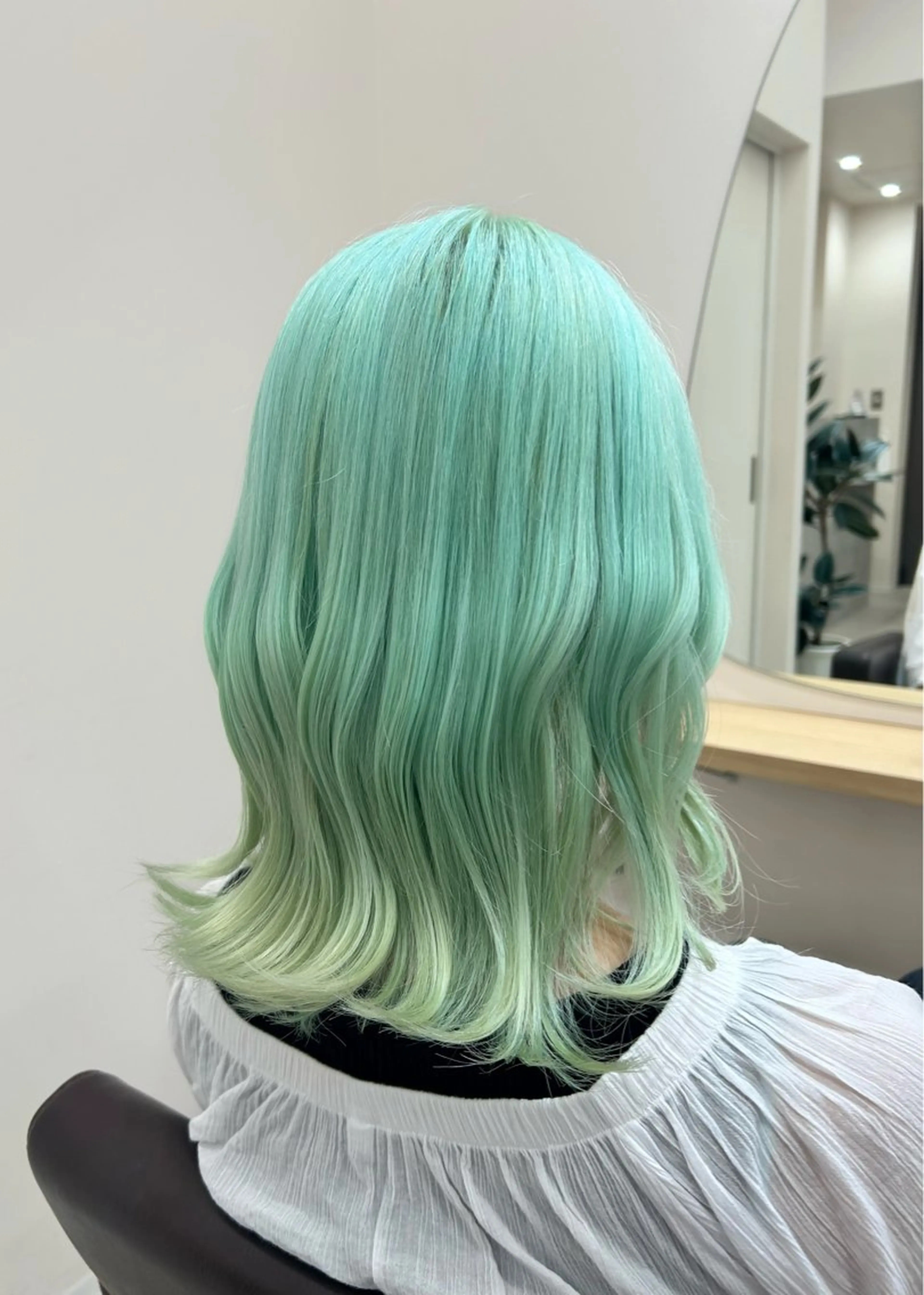 ミディアム カラー ブリーチ ミント ミントグリーン ヘアカラー トリートメント 透明感/ハイトーン /🌸ERI🌸のヘアスタイル