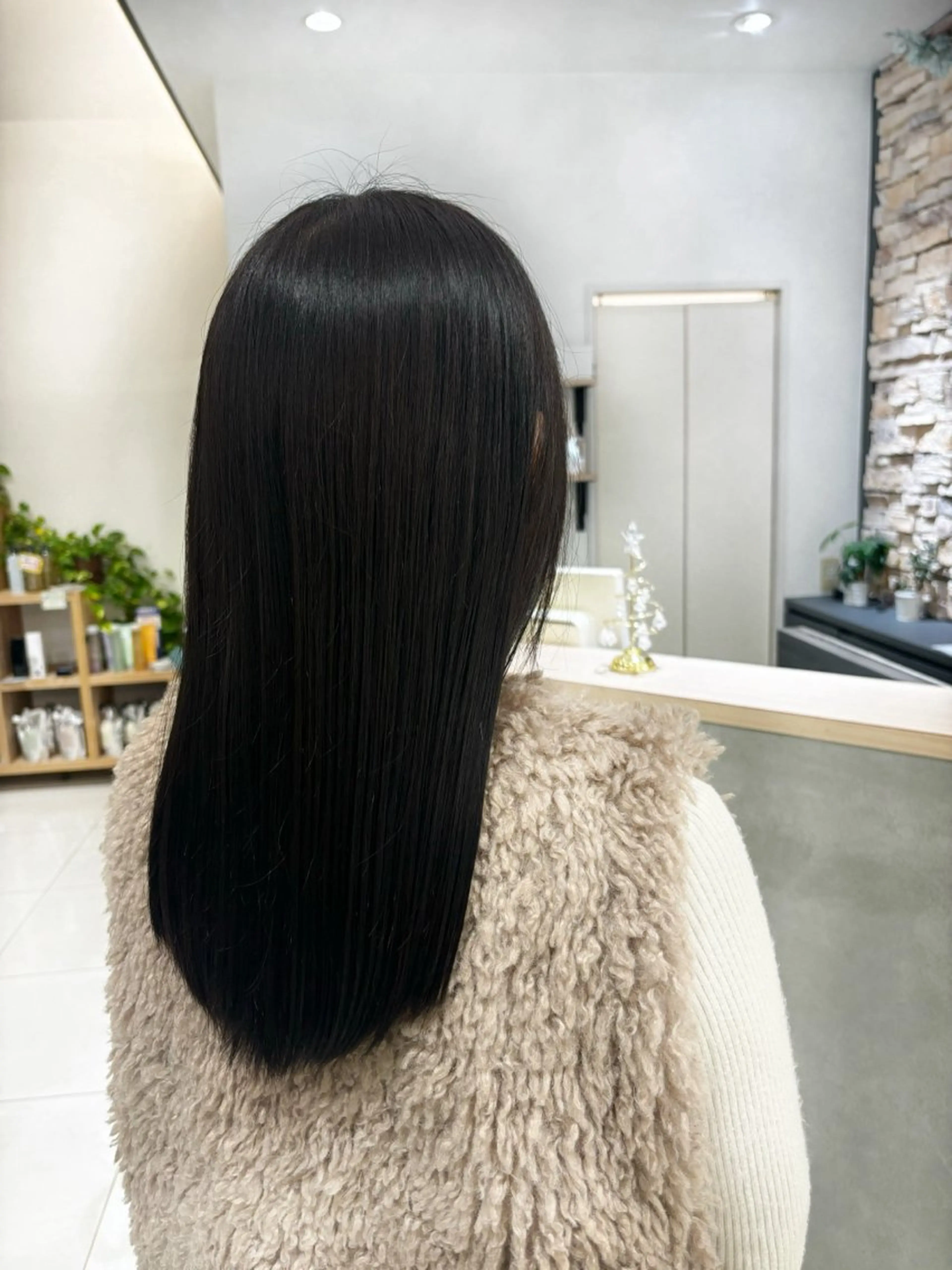 ロング カラー 透明感カラー オリーブカラー ヘアカラー トリートメント 辻村 彩華のヘアスタイル