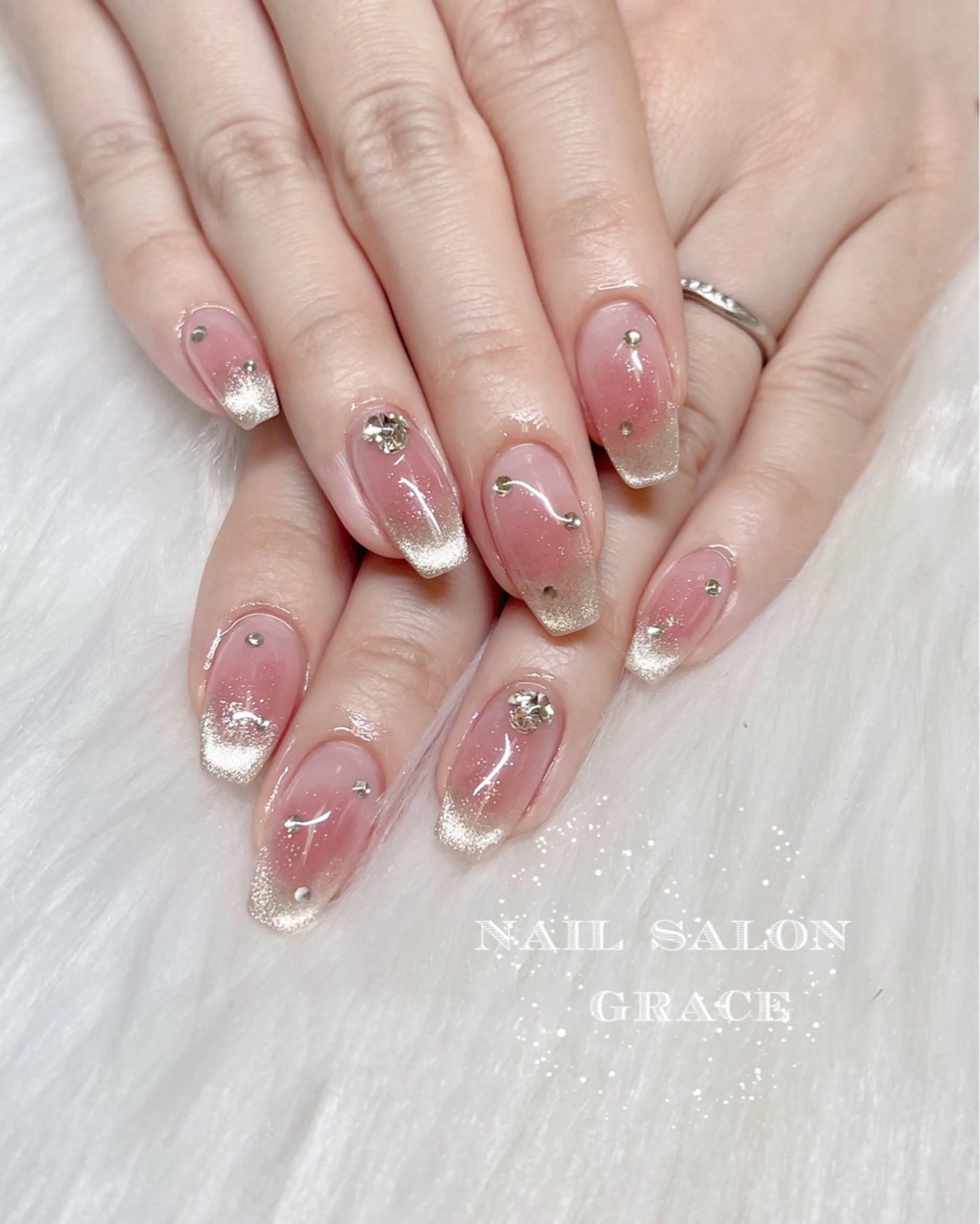 ネイル チークネイル フレンチネイル マグネットネイル マグネットフレンチ ハンドネイル nailsalon GRACE所属・GRACE nailのネイルデザイン