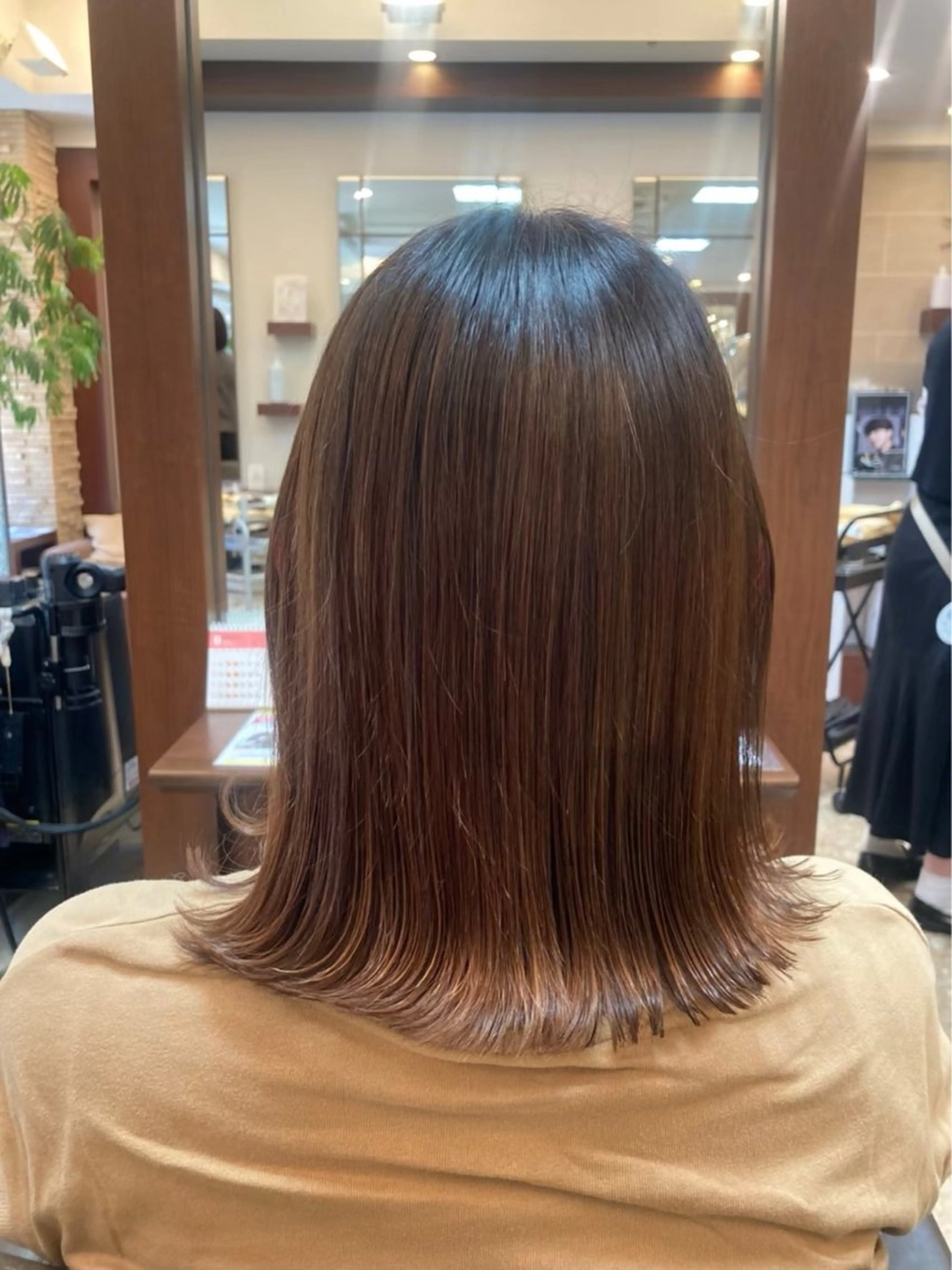 カラー 須原 華那子のヘアスタイル
