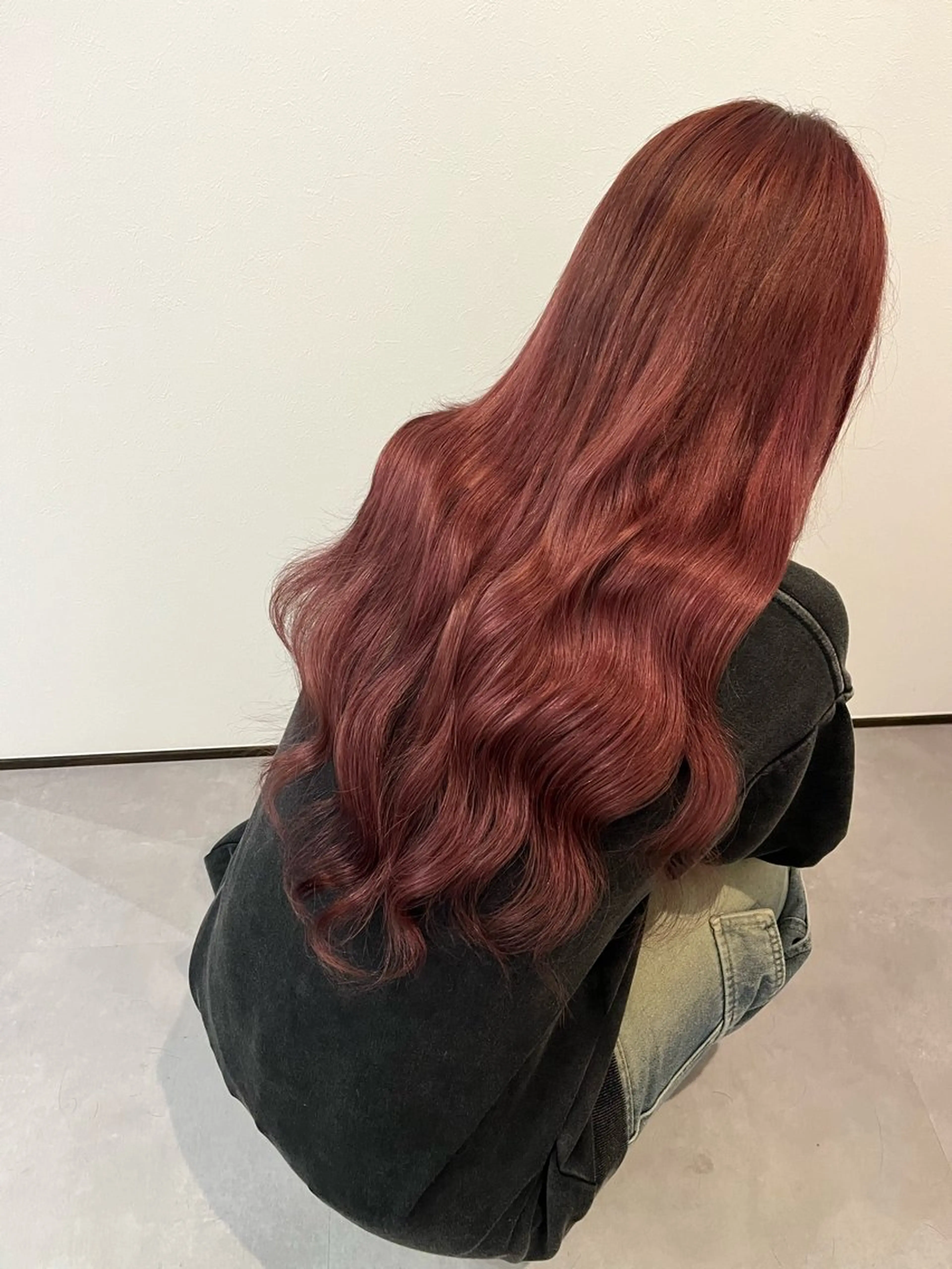 ロング カラー ブリーチ ヘアカラー トリートメント 黒川 綾音のヘアスタイル
