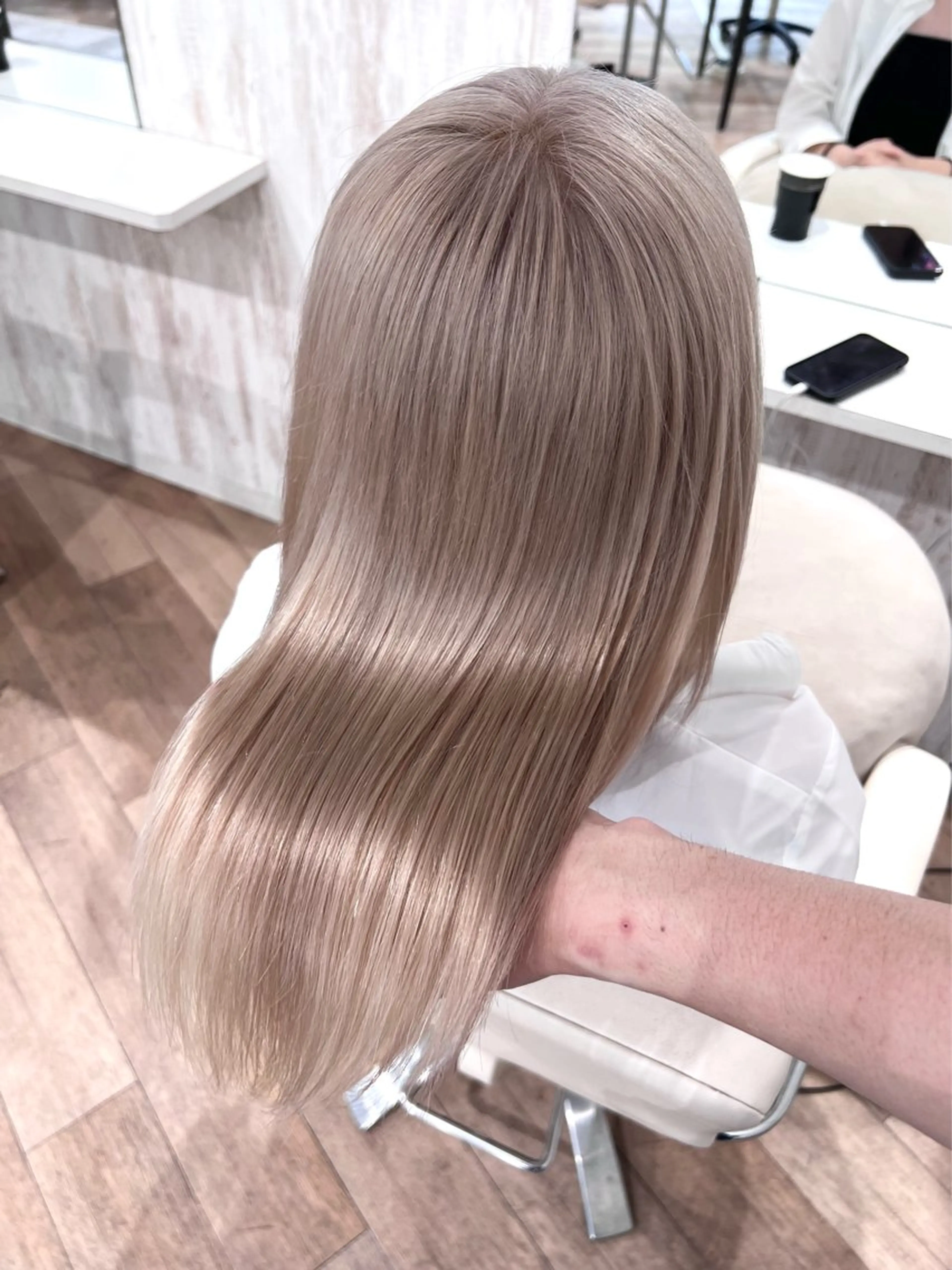 ミディアム カラー バレイヤージュ ベージュカラー ブリーチ ケアブリーチ ダブルカラー お肌トーン🆙カラー 全ての女性を艶髪にのヘアスタイル