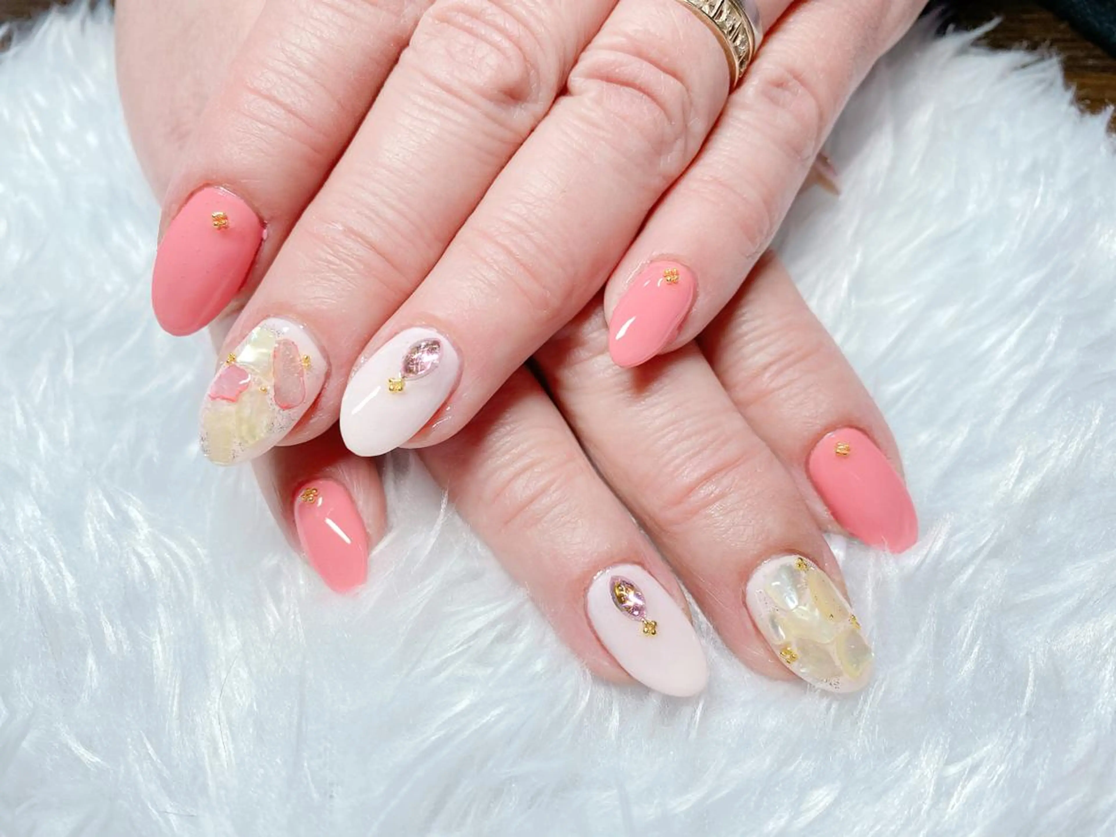 ネイル ハンドネイル ハンドケア ネイルサロン HARRYS所属・ネイル・脱毛サロン HARRYSのエステ・リラクイメージ