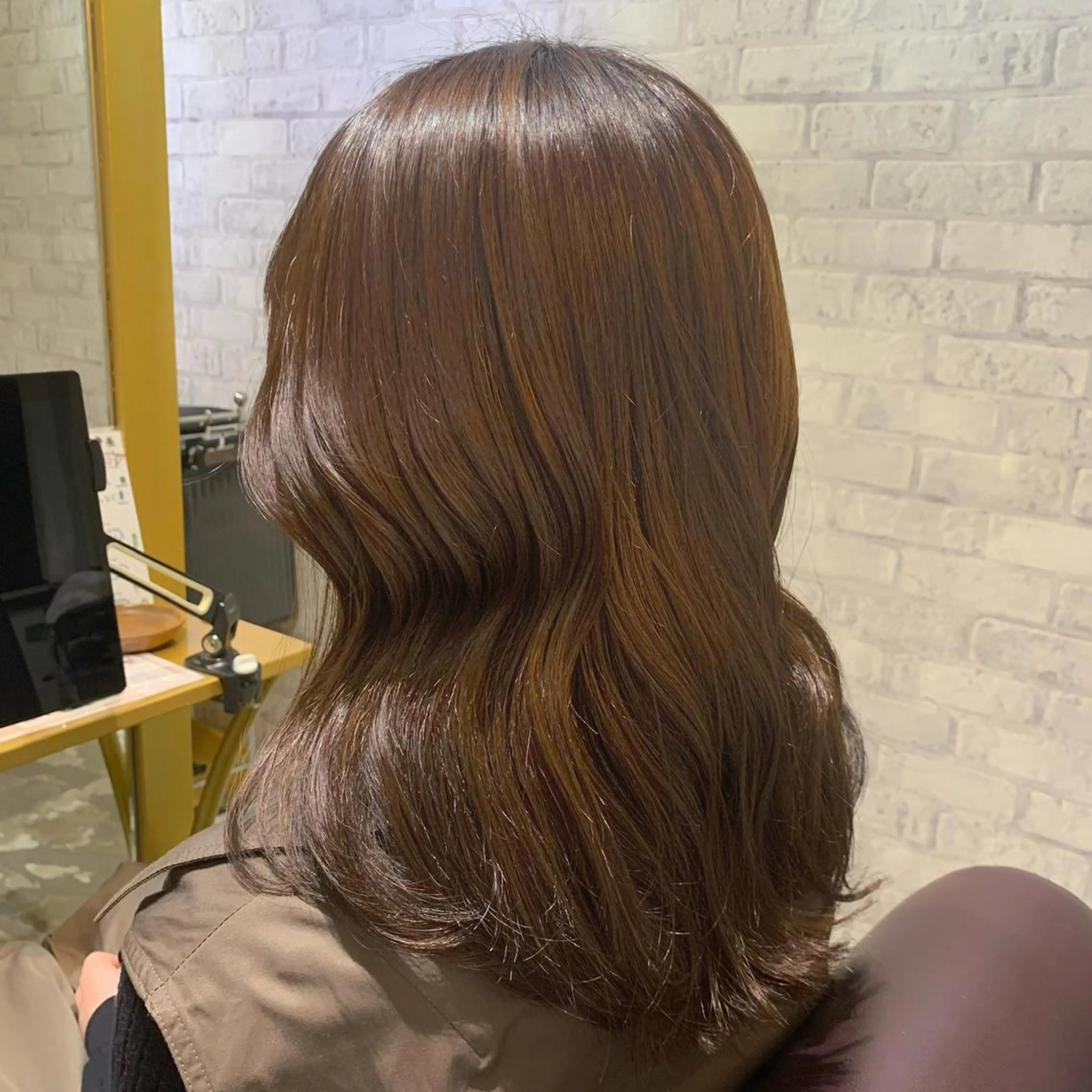 セミロング カラー ブラウンカラー ダークブラウン ヘアカラー 韓国ヘア/縮毛矯正 🧡艶カラーSakiのヘアスタイル