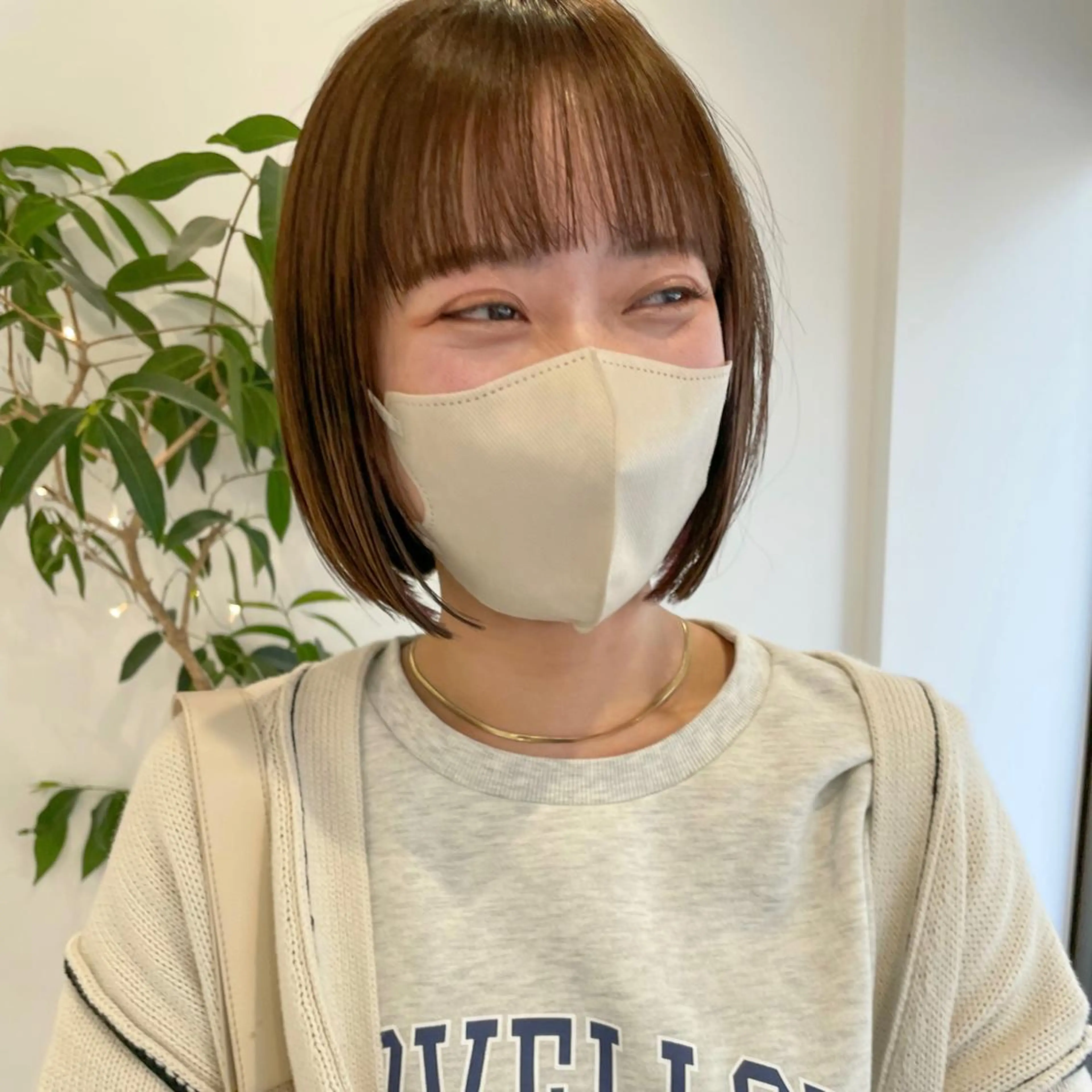 ミディアム 切りっぱなしボブ ショートボブ ミディアムパーマ ボブ 外ハネヘア カット ヘアカラー トリートメント 可愛いパーマスタイル といえばISSEYのヘアスタイル