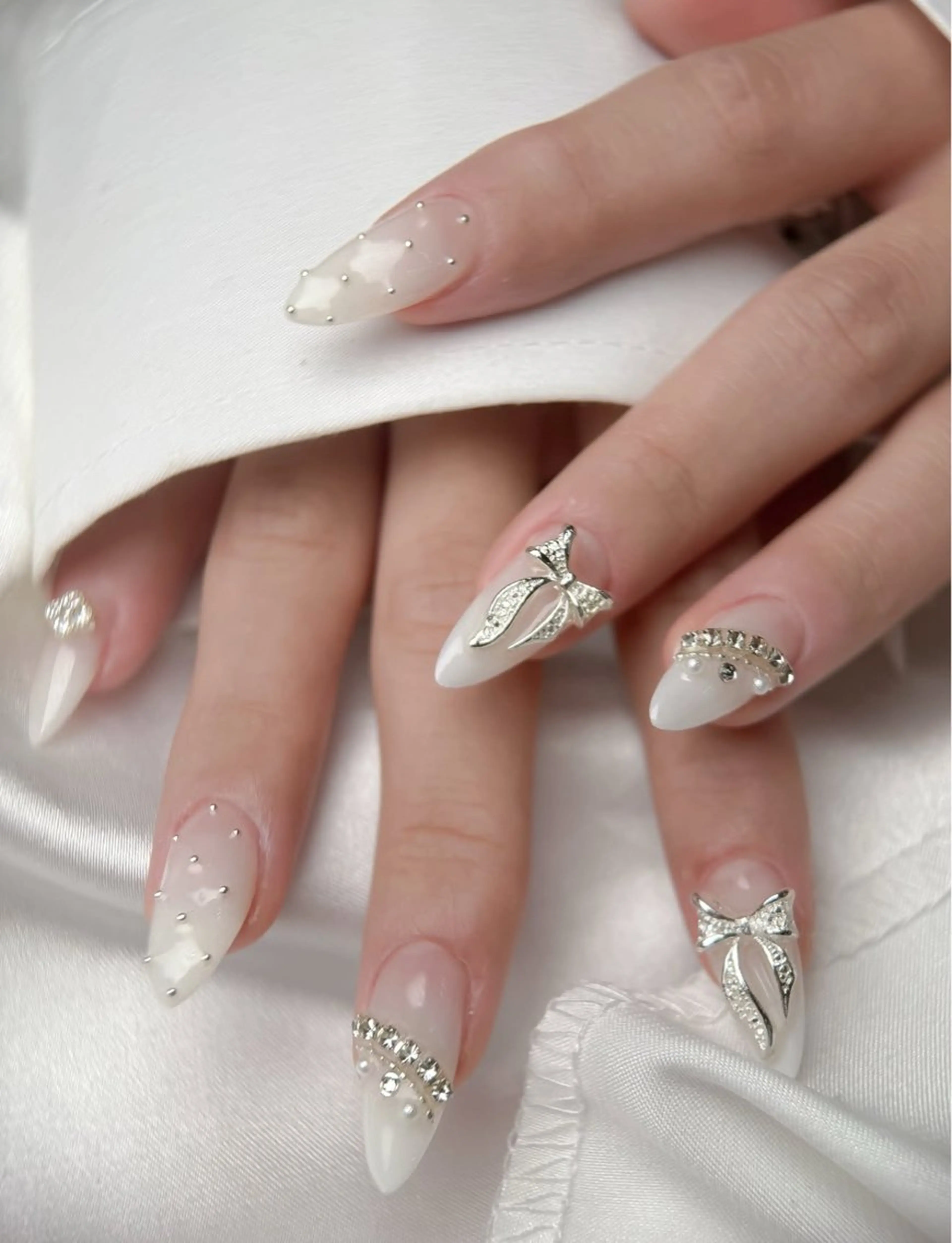 ネイル アニマル柄 オーロラネイル チークネイル フラッシュネイル ジェルネイル ハンドネイル Lina所属・Hina 池袋 長だしチップ専門店のネイルデザイン