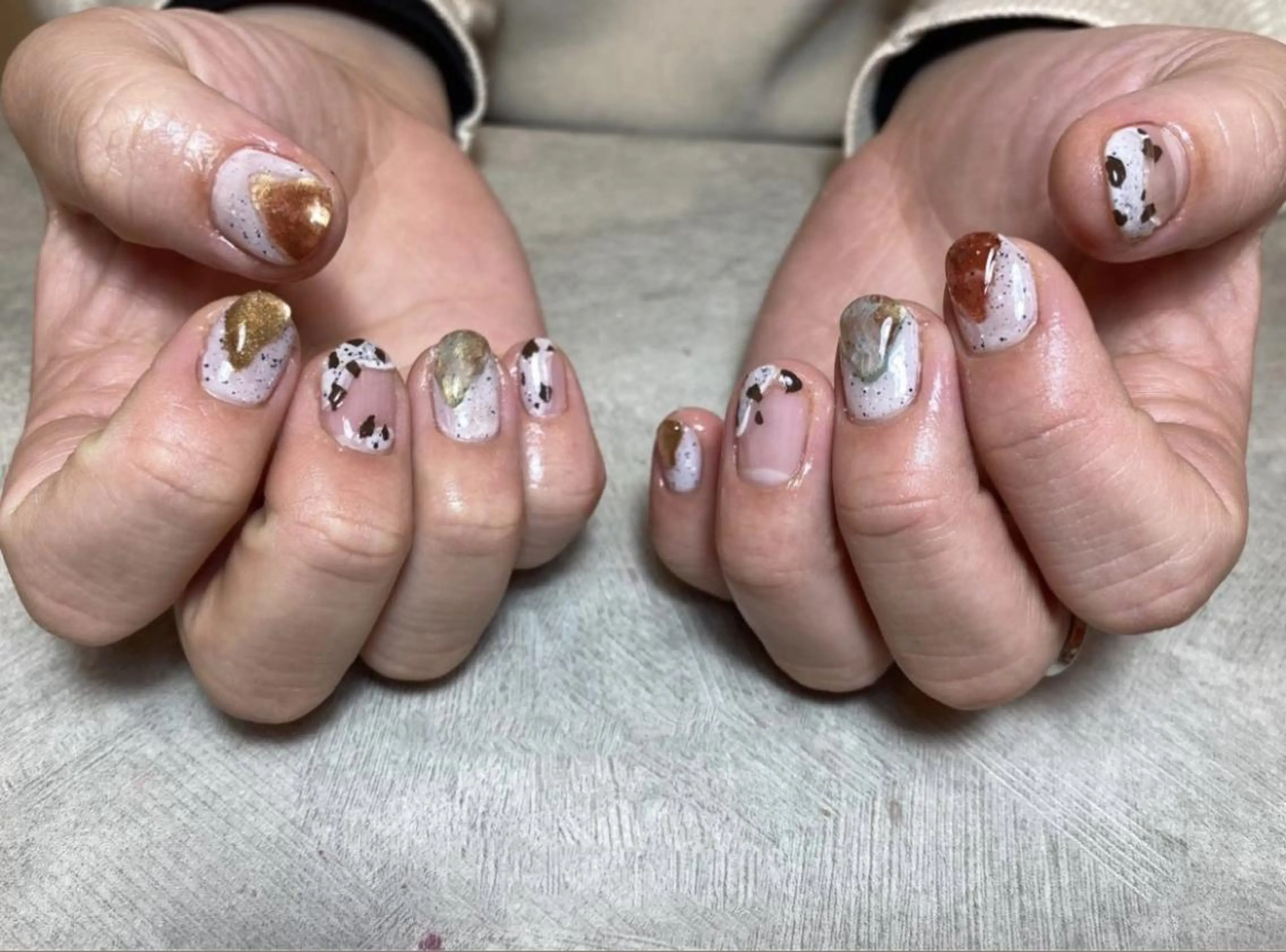 ネイル アニマル柄 ニュアンスネイル nail salon CHEのネイルデザイン