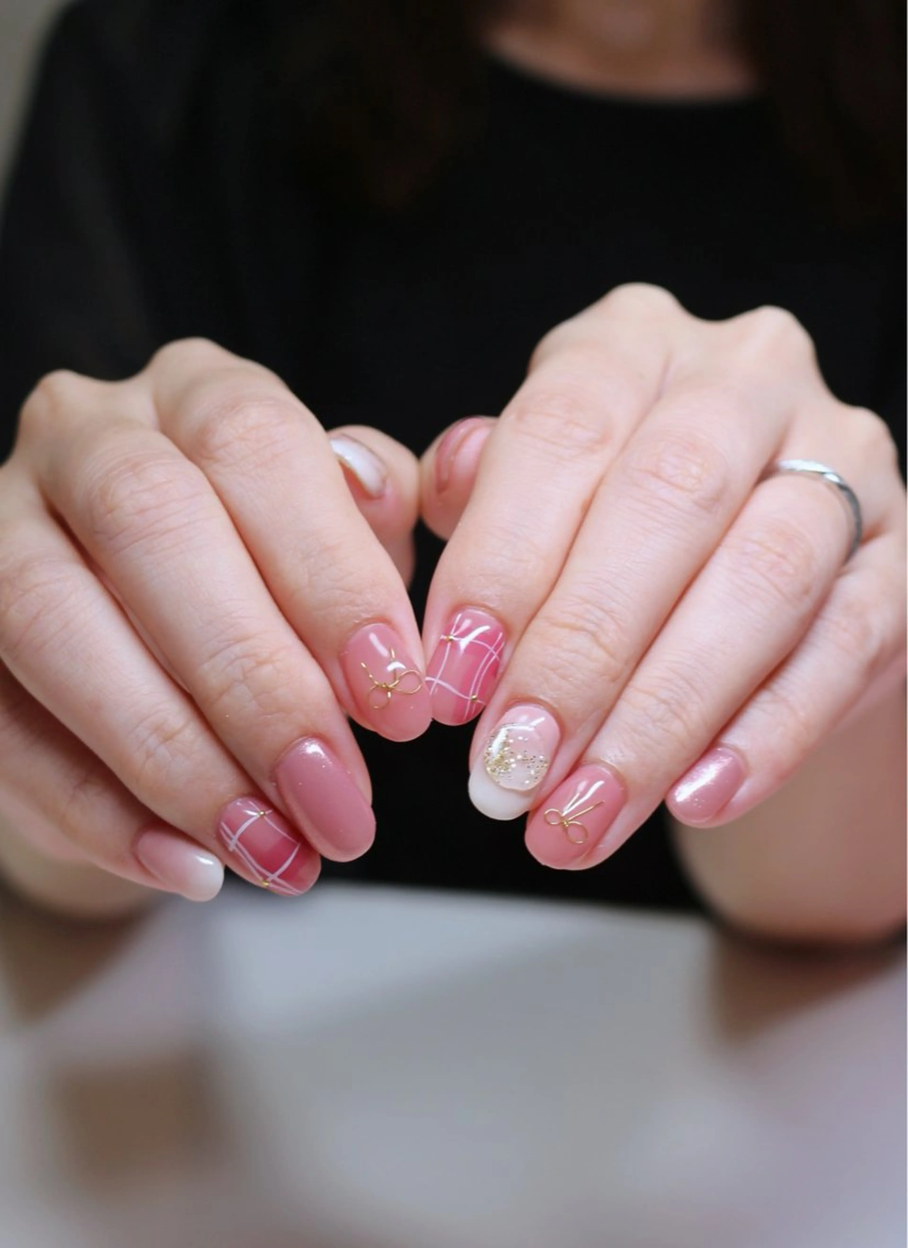 ネイル 韓国ネイル ニュアンスネイル ピンク リボン ワンホンネイル ハンドネイル Baku Nailsのネイルデザイン