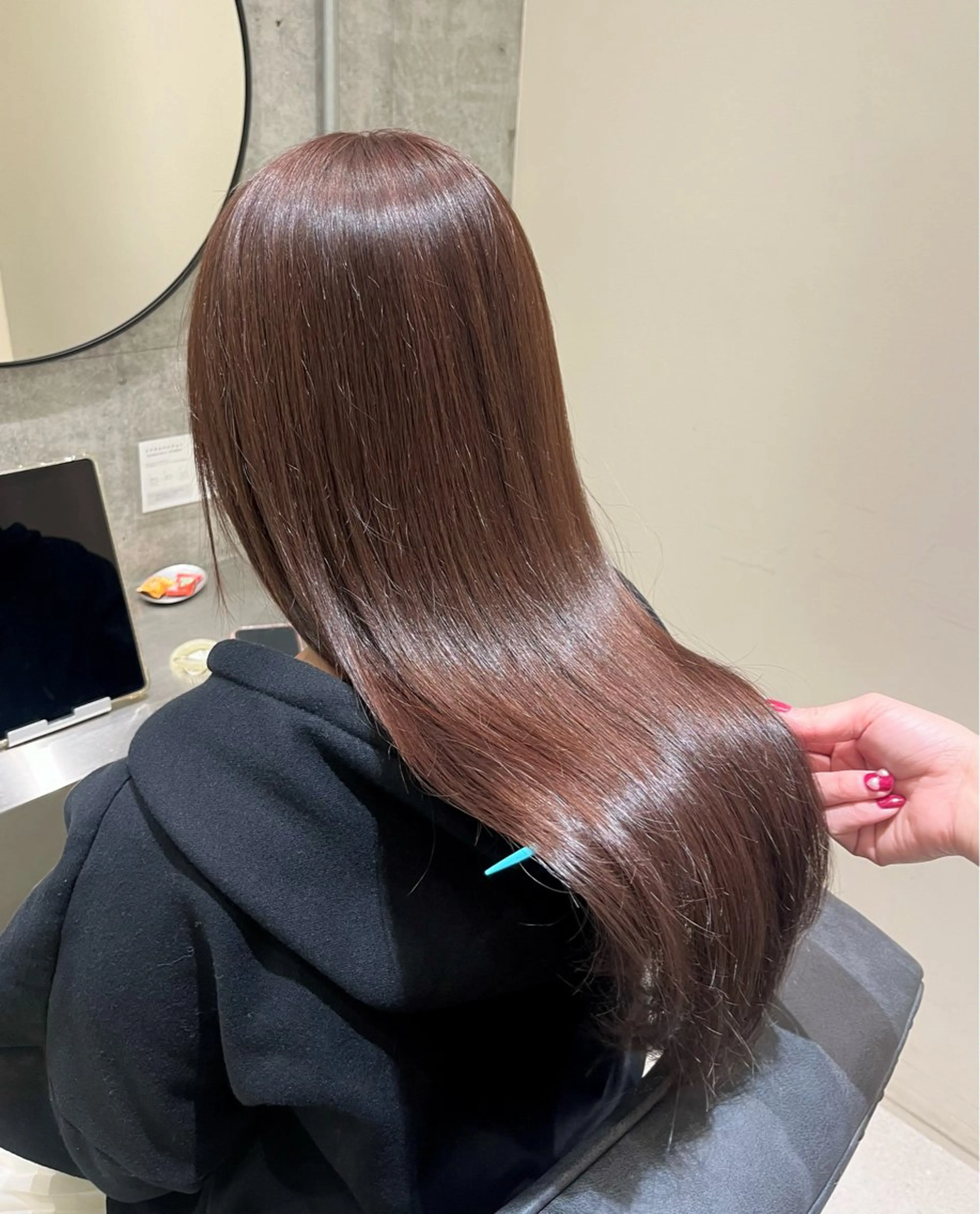 ロング チョコレートブラウン 透明感カラー/顔周り カット🎀ヒラバルのヘアスタイル