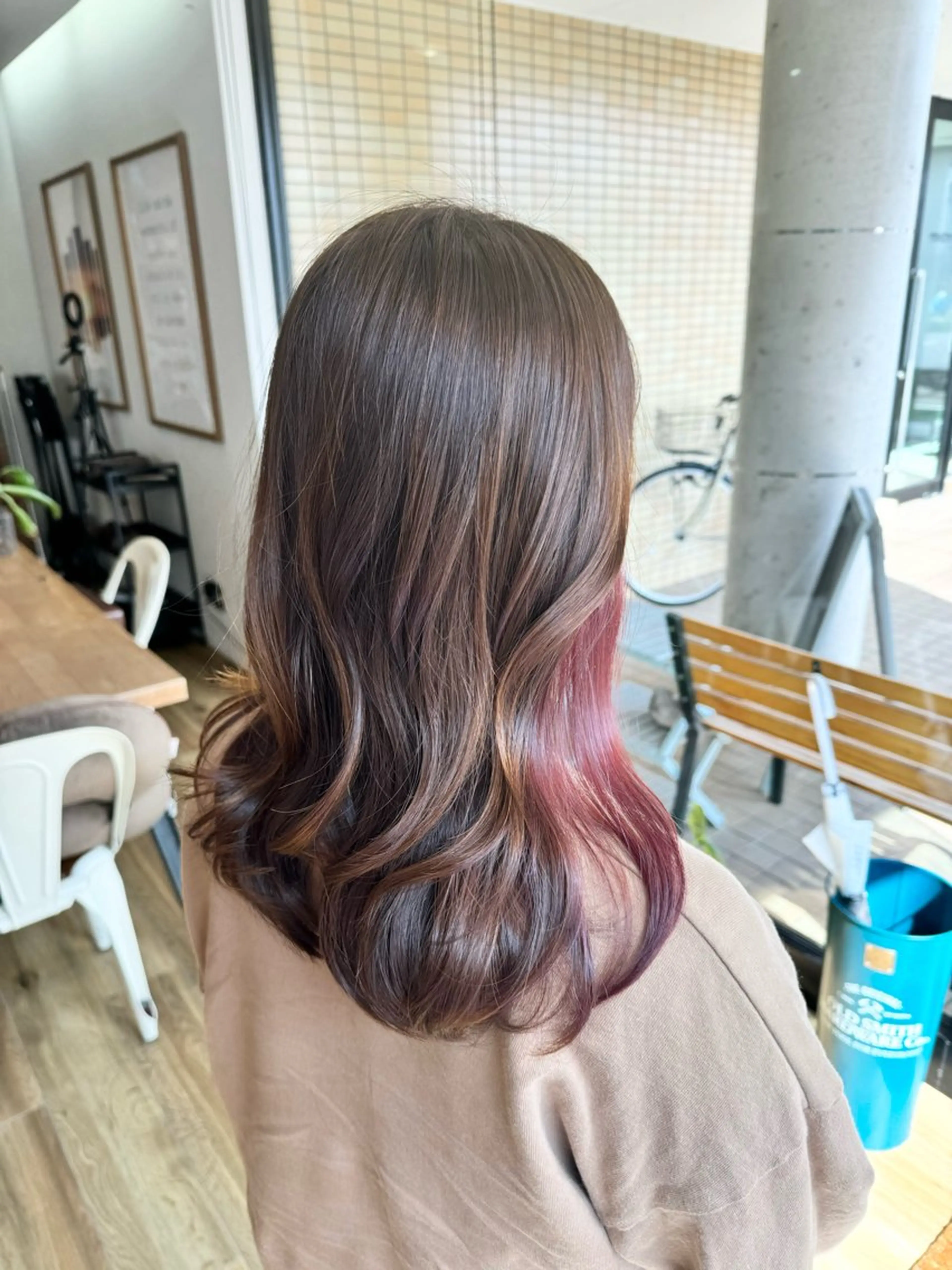 ロング カラー アッシュ ベージュカラー ピンクカラー ヘアカラー ツキダテ ユイのヘアスタイル