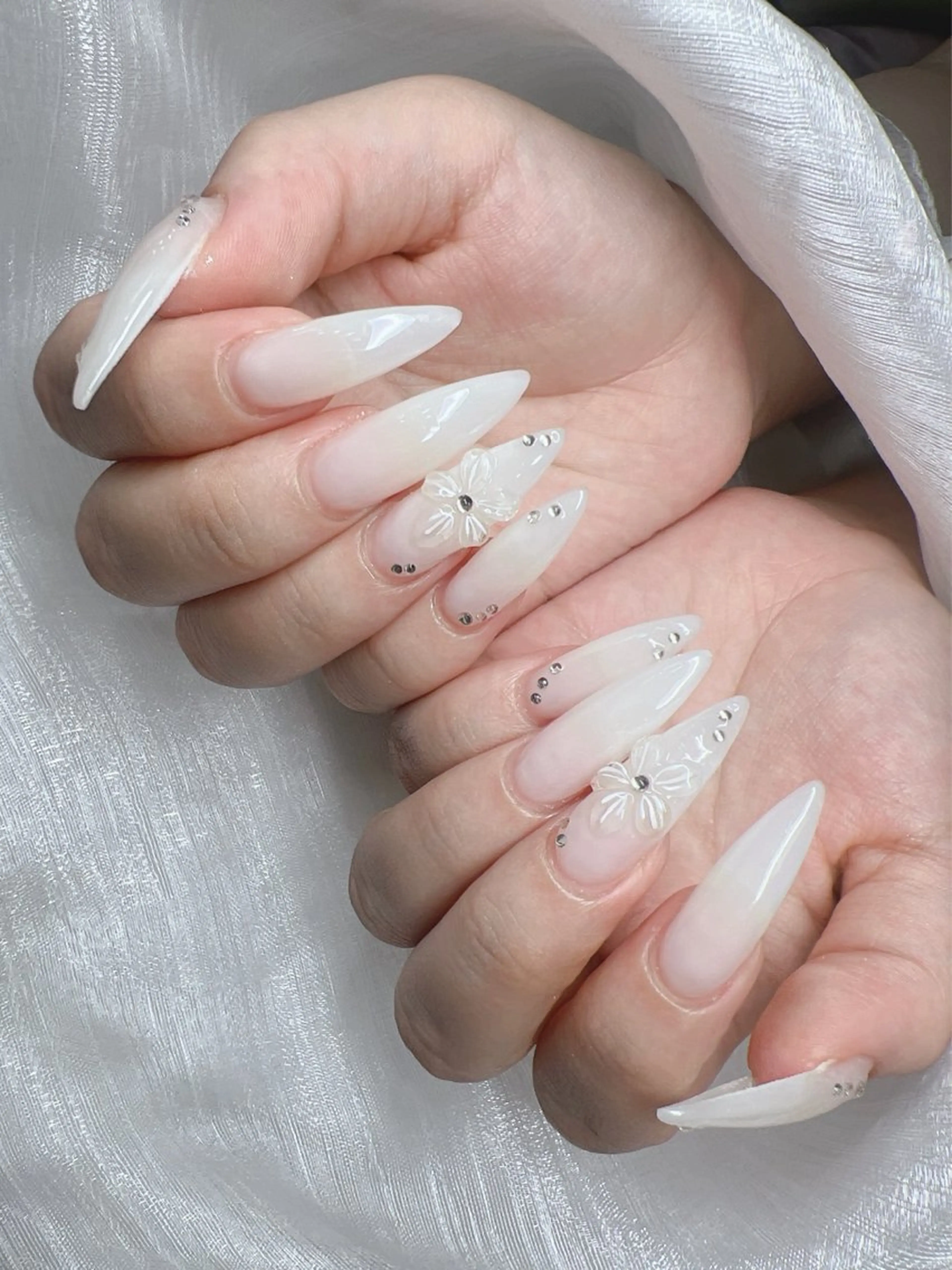 ネイル 長さ出し グラデーション キラキラネイル マグネットネイル ニュアンスネイル ハンドネイル Lee Nails チップ長さだし専門店のネイルデザイン