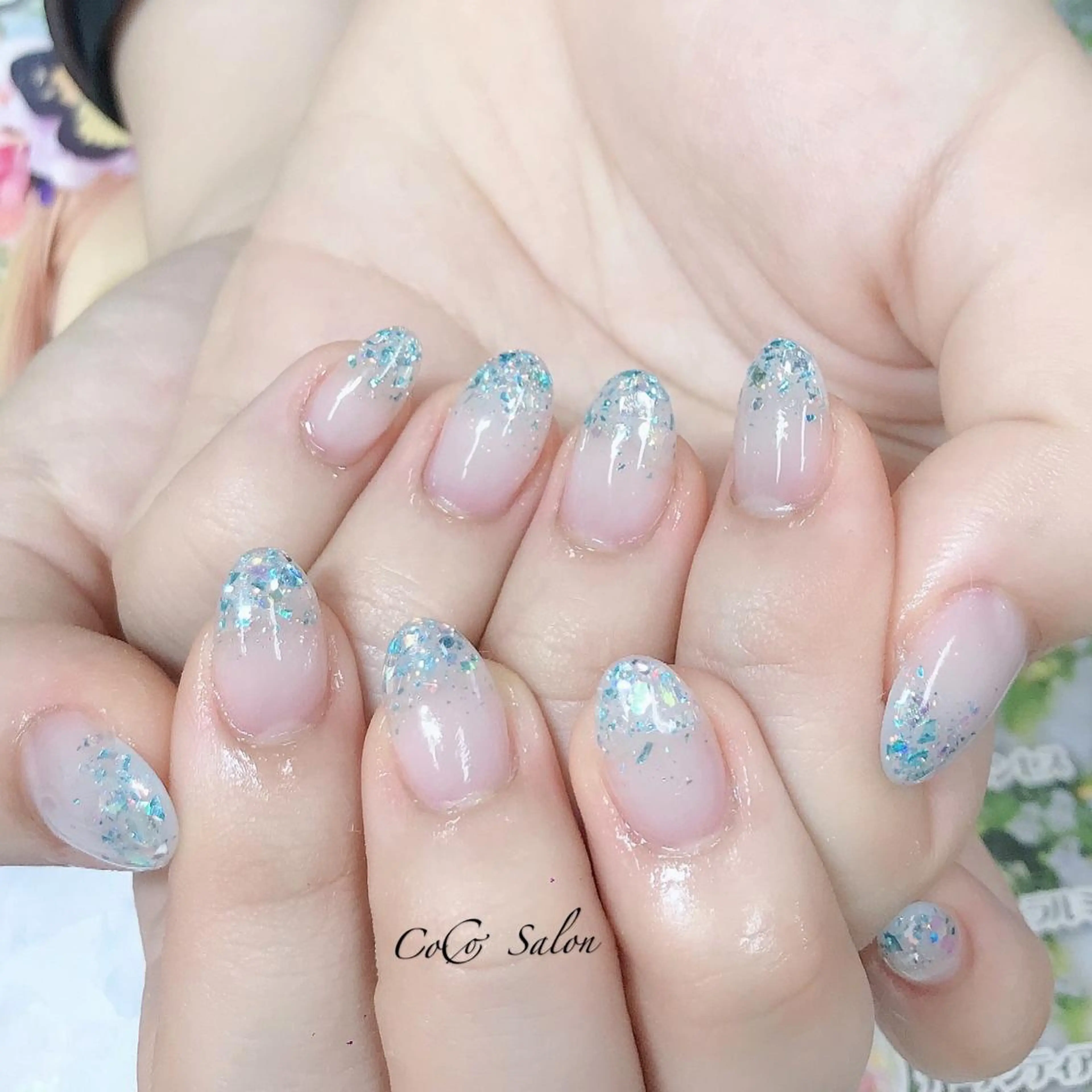 ネイル ブルー グラデーション ホログラムネイル キラキラネイル シンプルネイル ハンドネイル CoCoSalon ネイル/まつ毛予約のネイルデザイン