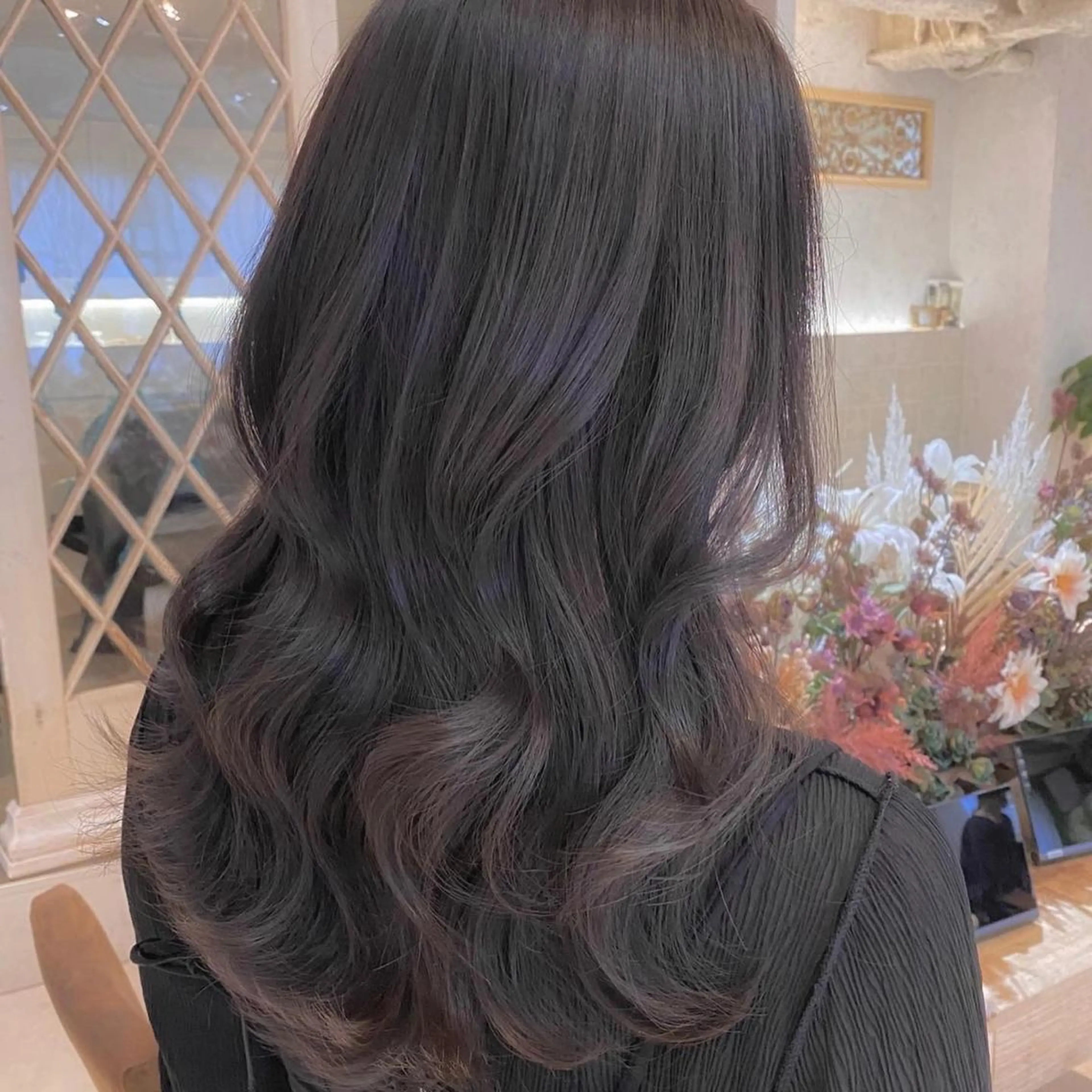 ロング カラー イヤリングカラー インナーカラー 顔まわりレイヤー 顔周りカット 髪質改善 川井麻由🎀アイドル 量産🎀ピンクカラーのヘアスタイル