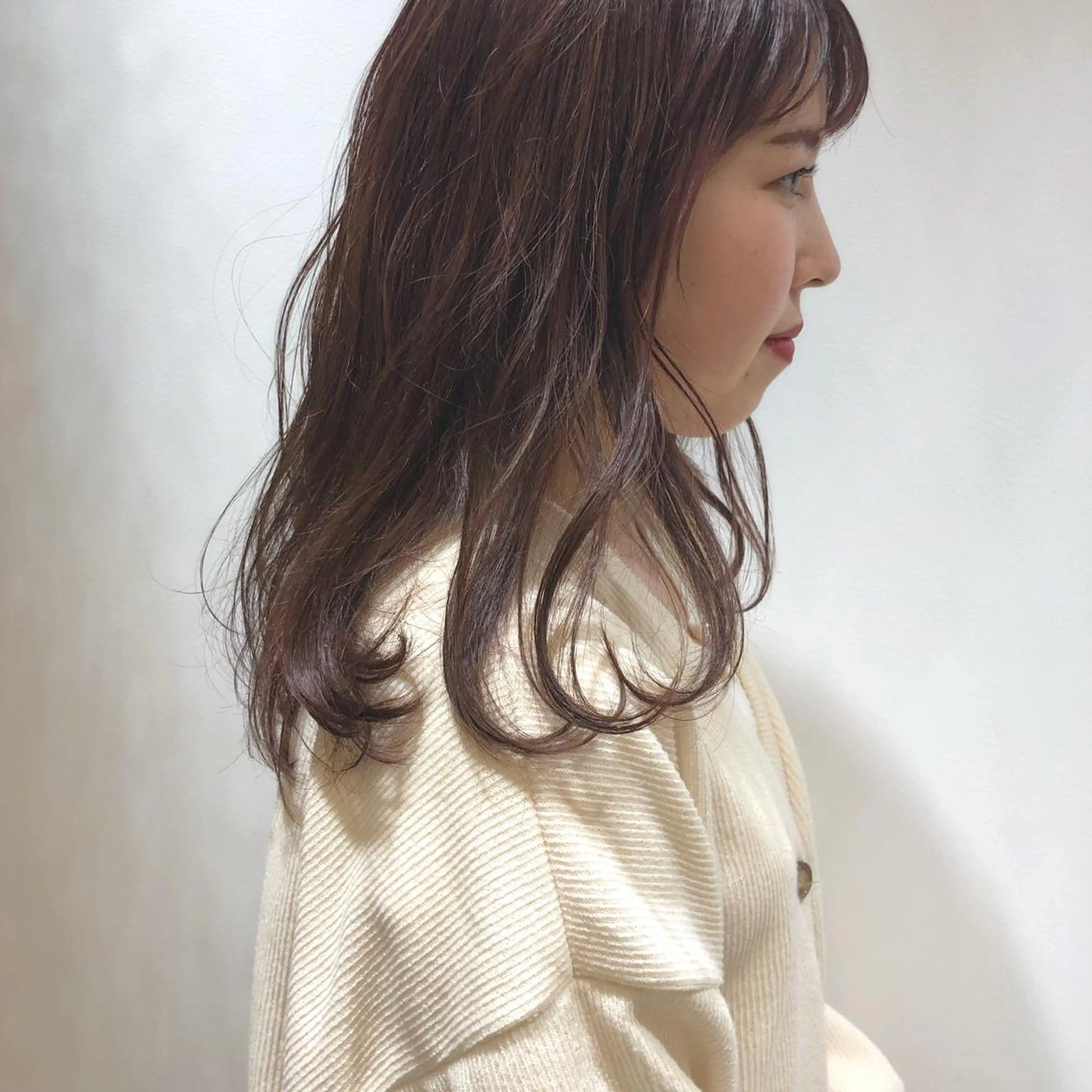 ロング カラー ピンクカラー カット ヘアカラー トリートメント 江原 彩華のヘアスタイル