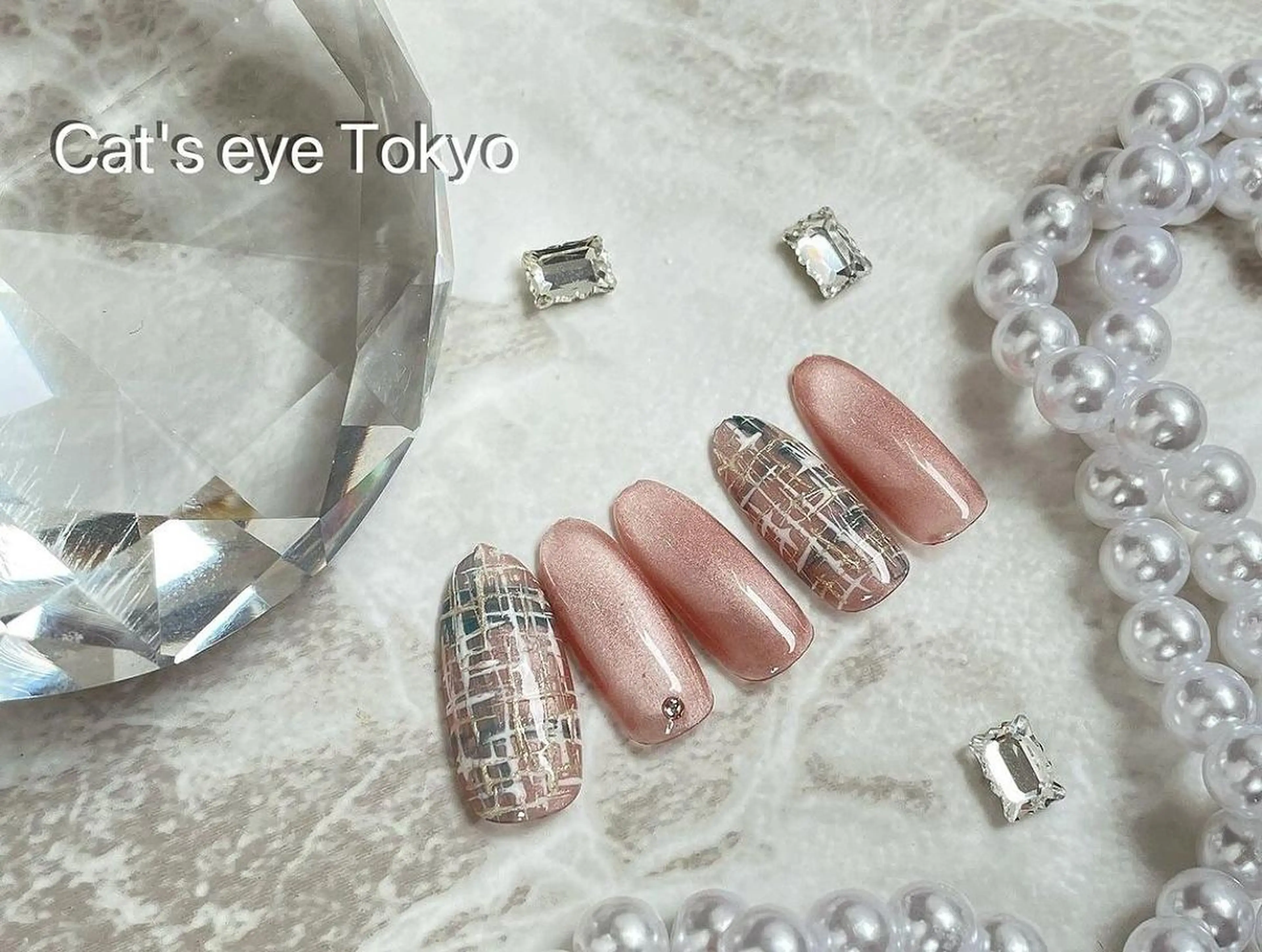 ネイル アートネイル べっ甲ネイル ジェルネイル マグネットネイル ミラーネイル Cat's eye TOKYO 新宿店のネイルデザイン