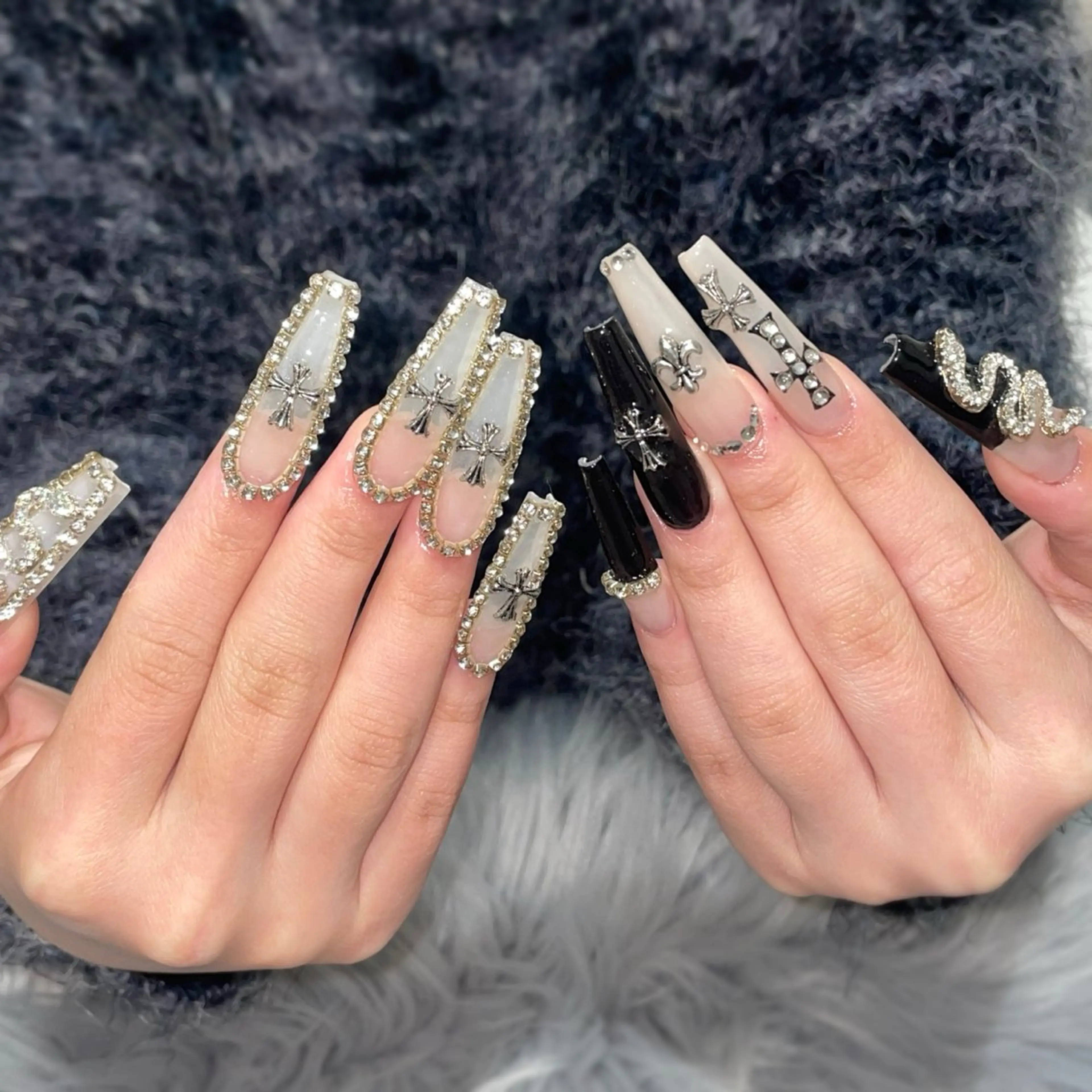 ネイル 長さ出し ラメ(グリッター) ハンドネイル RICO NAIL所属・RICO Nail パーツつけ放題🌈のネイルデザイン