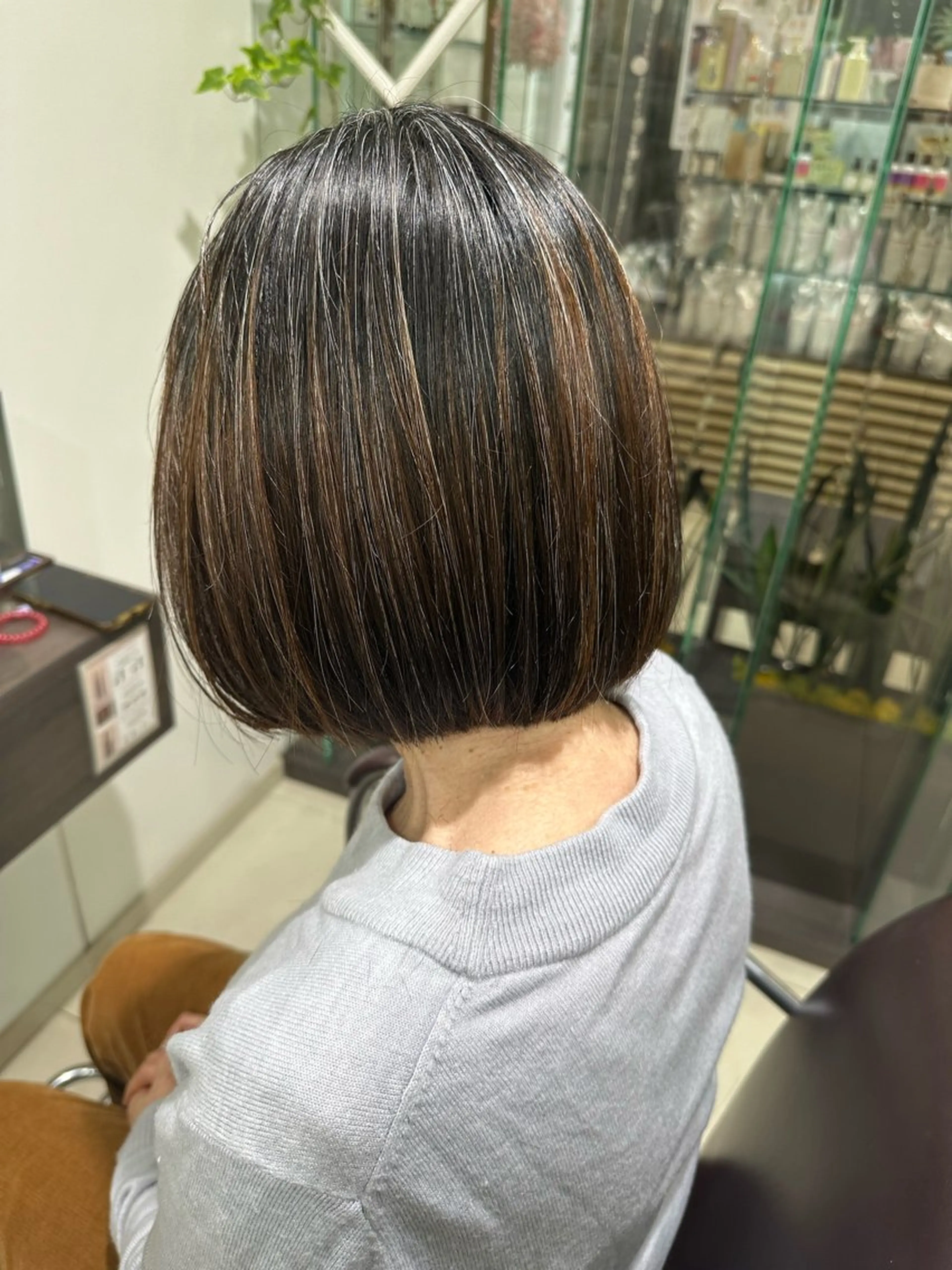 ショート ボブ ハイトーン/艶カラー /透明感カラー/みなのヘアスタイル