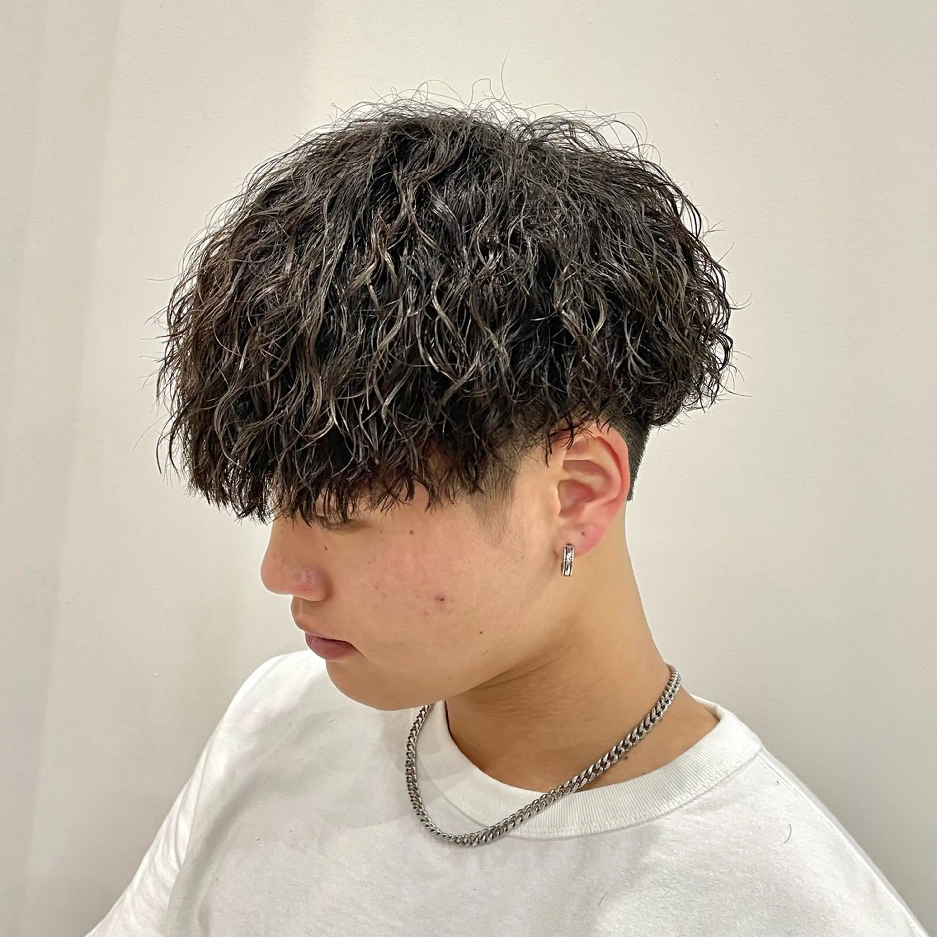 パーマ 🔥縦落ちツイスパ 🔥鈴木健紀のヘアスタイル