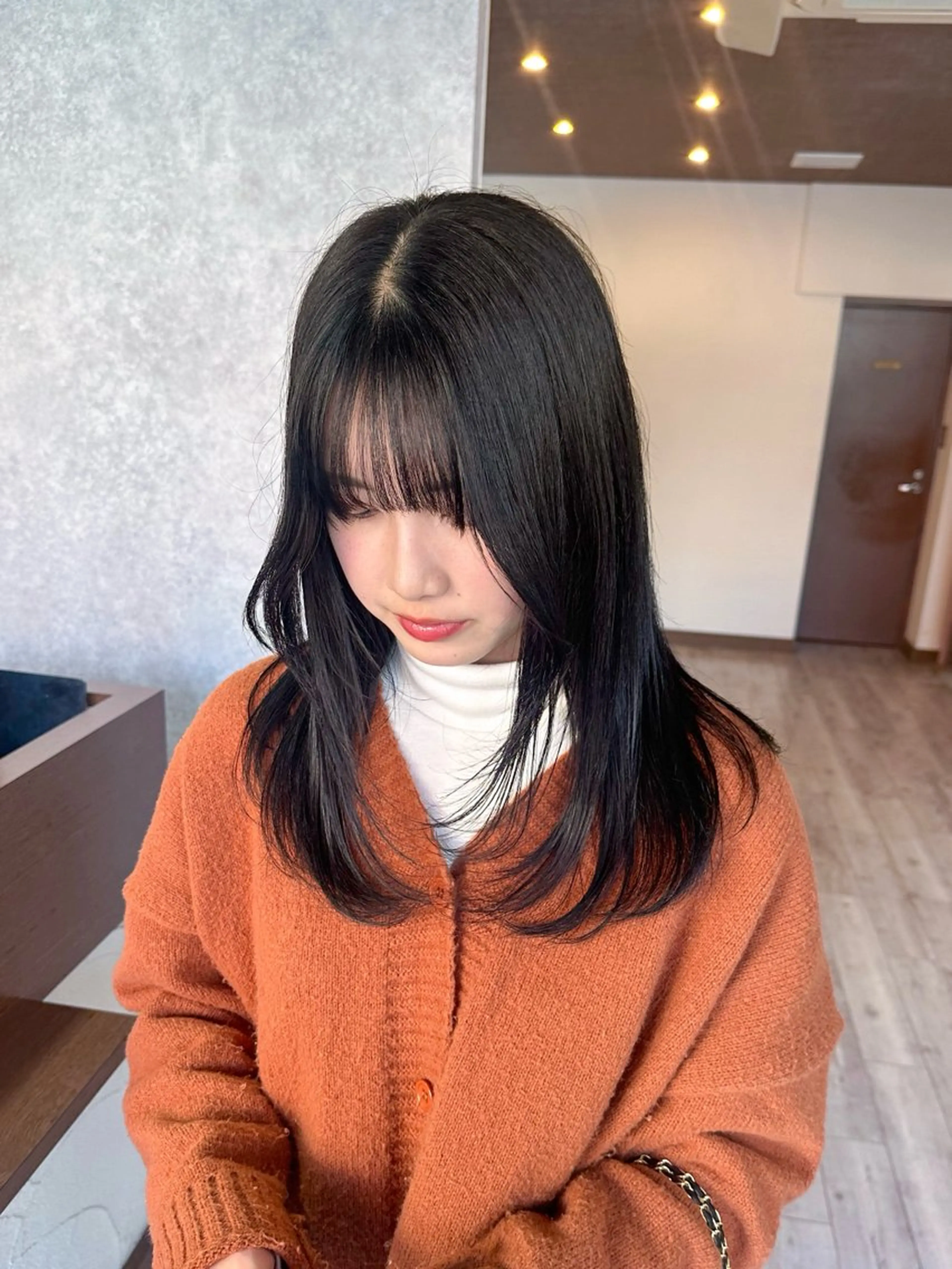 ミディアム カラー カット ヘアカラー トリートメント minim / miku 暖色カラーのヘアスタイル