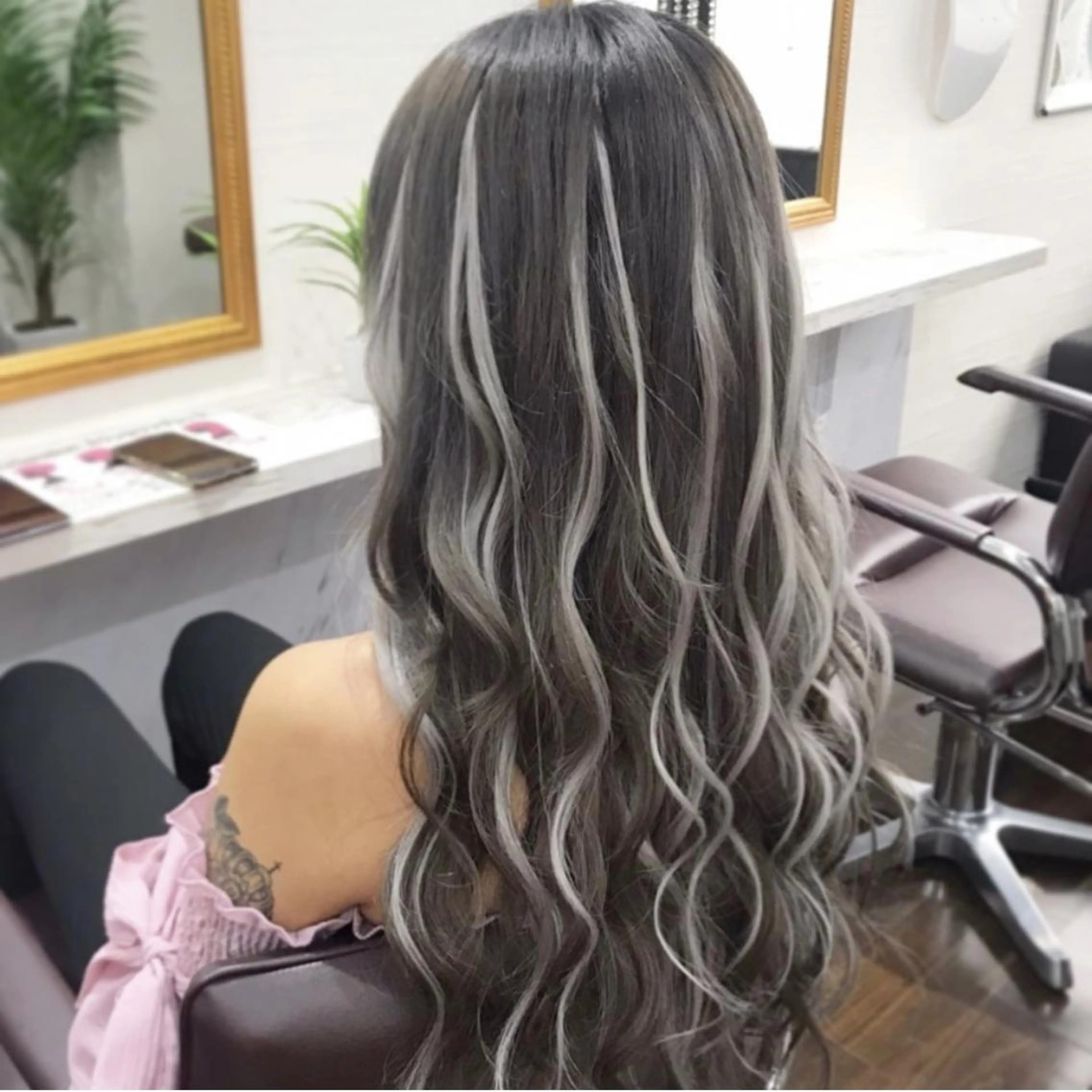 ロング シールエクステ エクステ ハイライト レイヤーカット モデル募集中 ★D.Cのヘアスタイル
