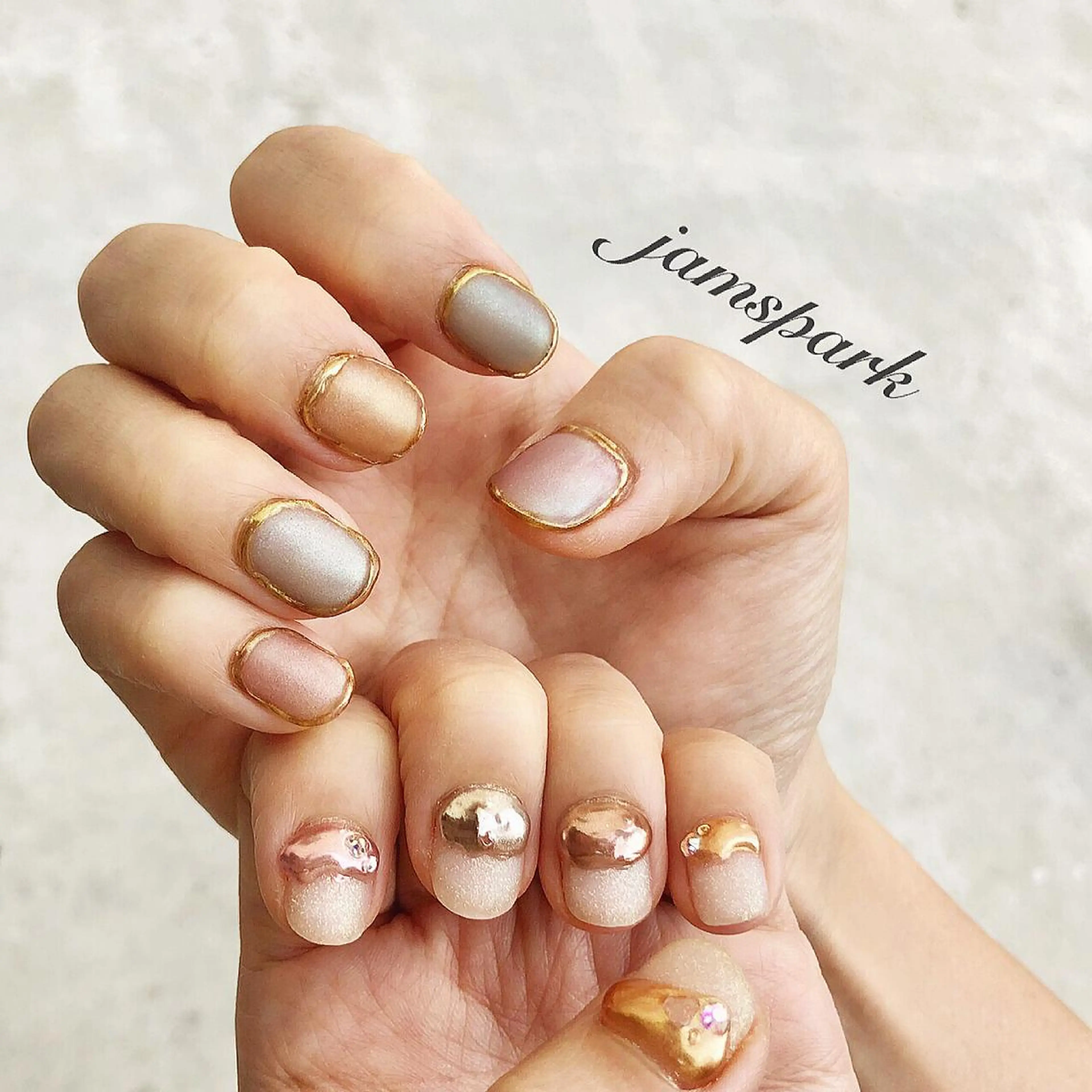 ネイル アートネイル マグネットネイル マットネイル ミラーネイル ニュアンスネイル ハンドネイル jamspark ✨のネイルデザイン