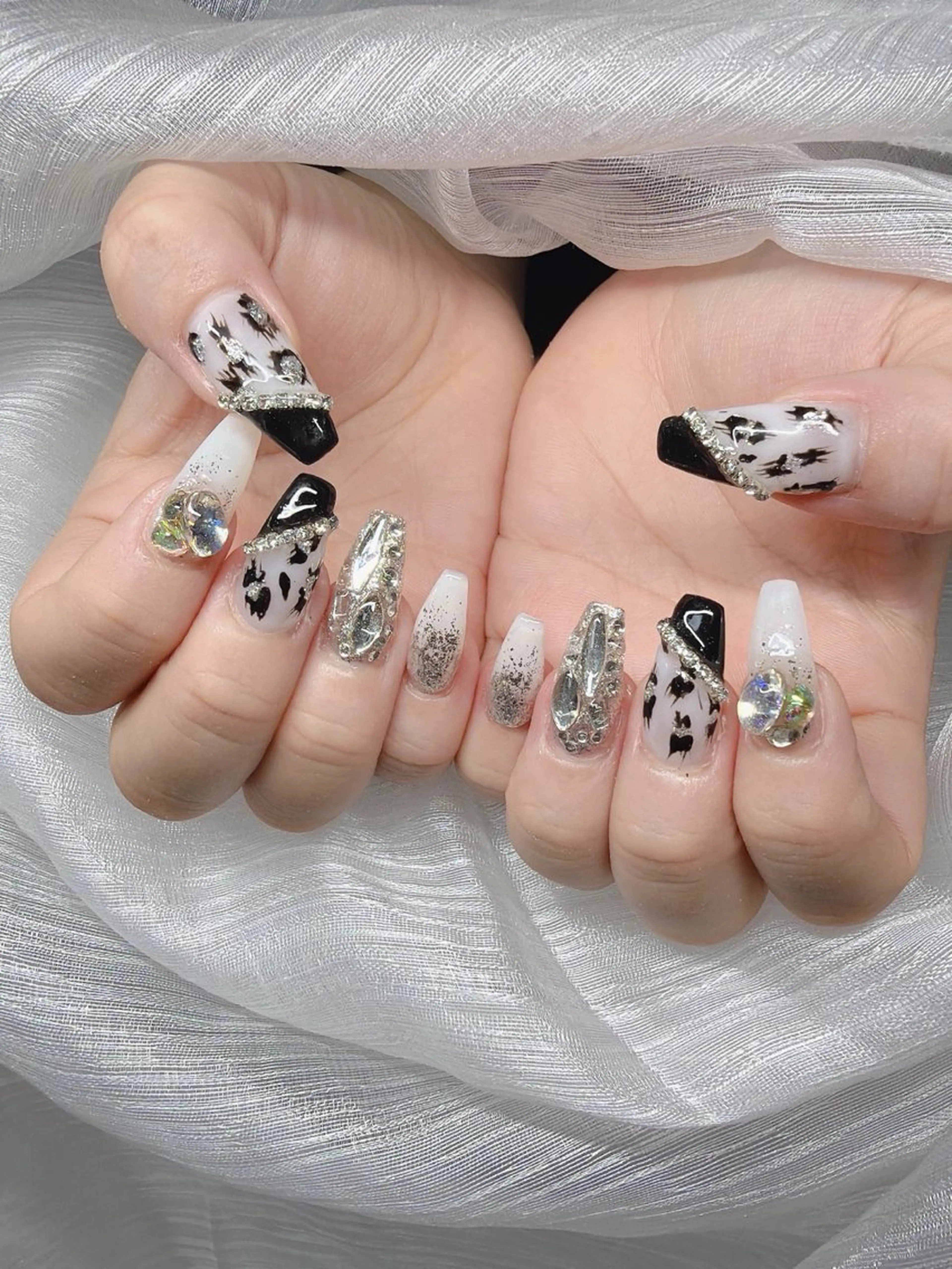 ネイル 長さ出し グラデーション 卒業式 キラキラネイル マグネットネイル ハンドネイル Lee Nailsのネイルデザイン