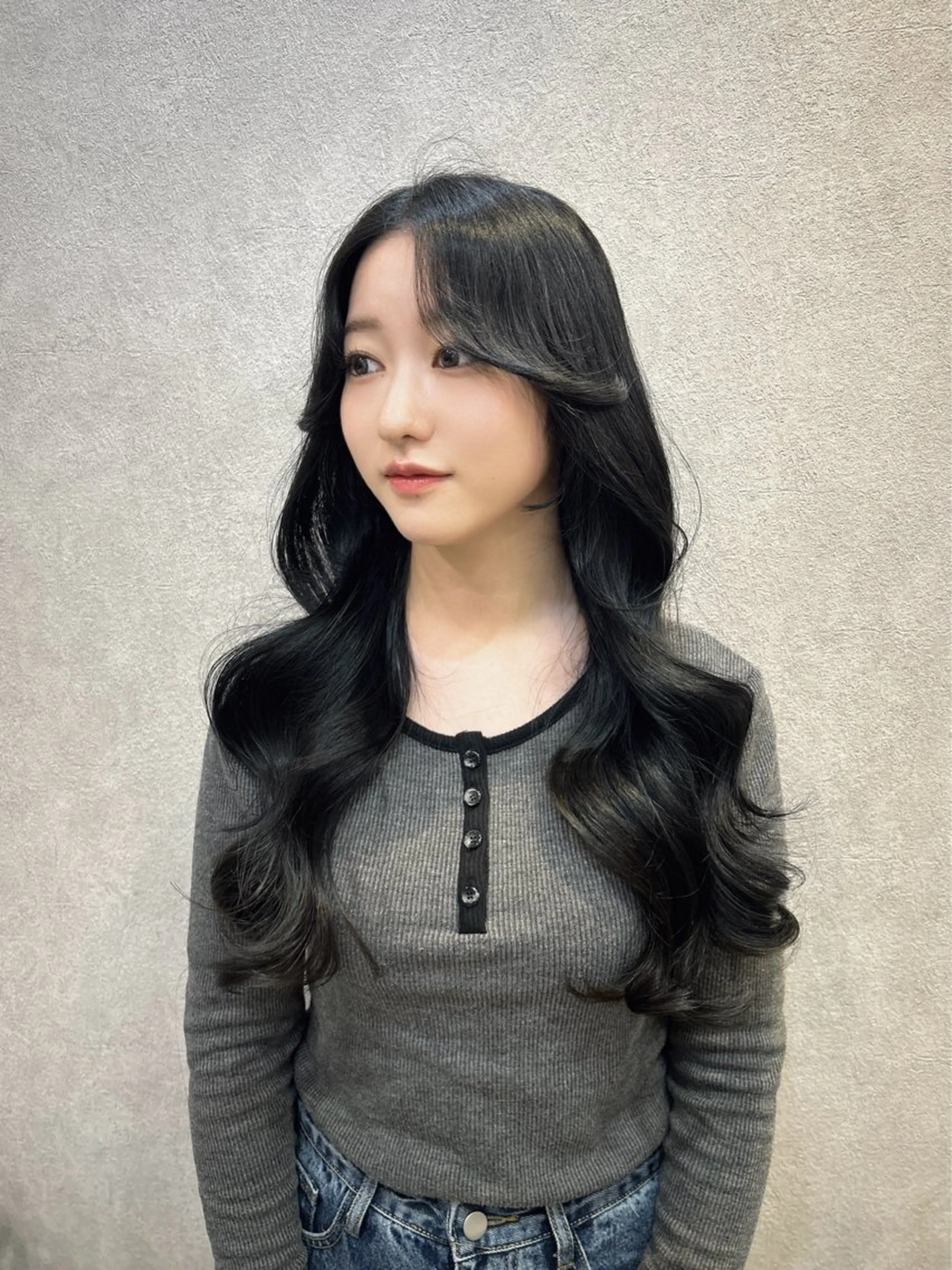 ロング カラー ヘアアレンジ 黒髪 ブルーカラー ブルーブラック ヨシンモリ 🩷韓国ヘア/レイヤ ー🩷Maikaのヘアスタイル