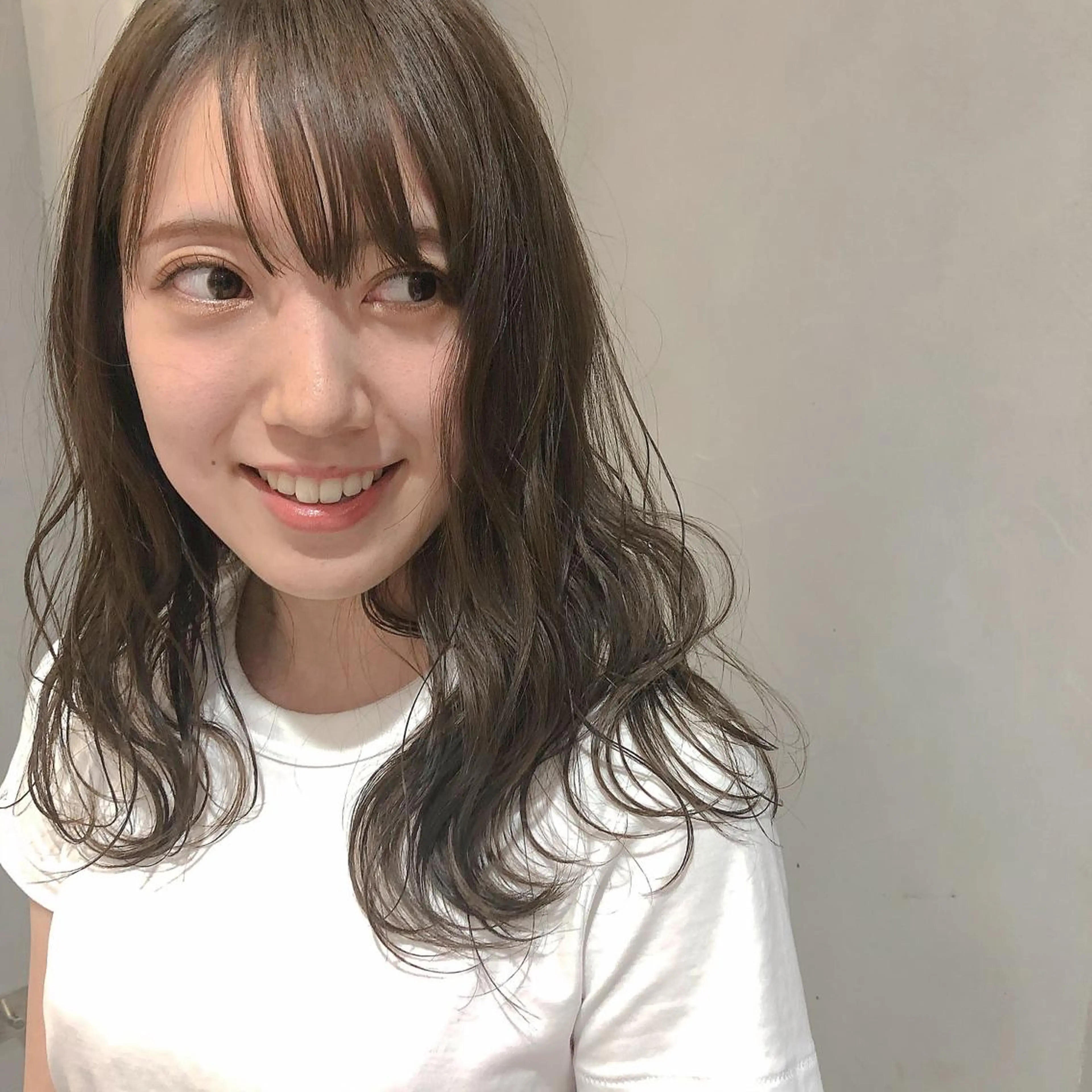 セミロング カラー 圧倒的透明感カラー nana🦕のヘアスタイル