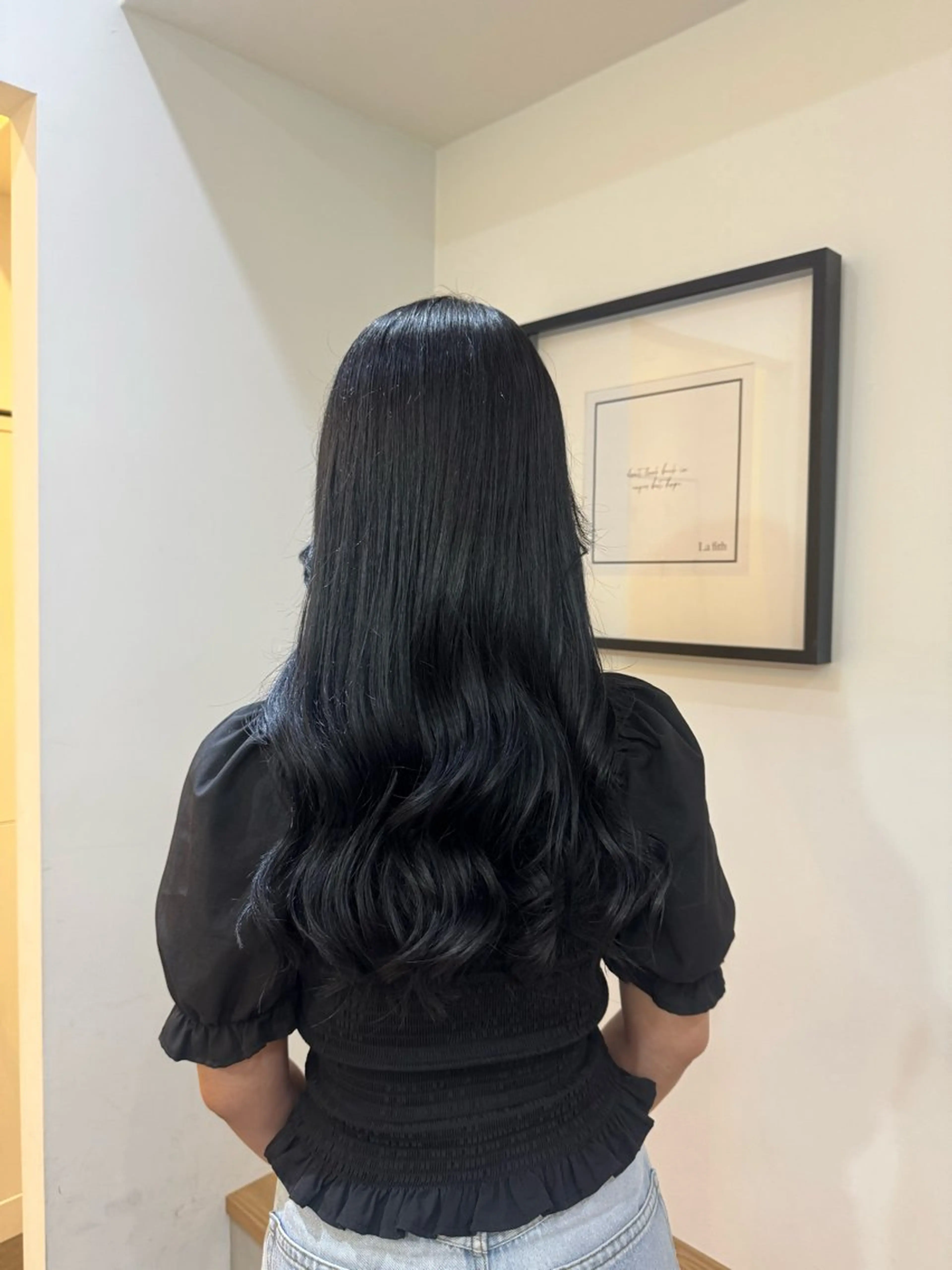 カラー 黒髪 ブルーカラー ブルーブラック ヘアカラー La fith hair charme 渋谷店【ラフィス ヘアー シャルム】所属・🤎艶カラー/縮毛/ クルミ🤎のヘアスタイル