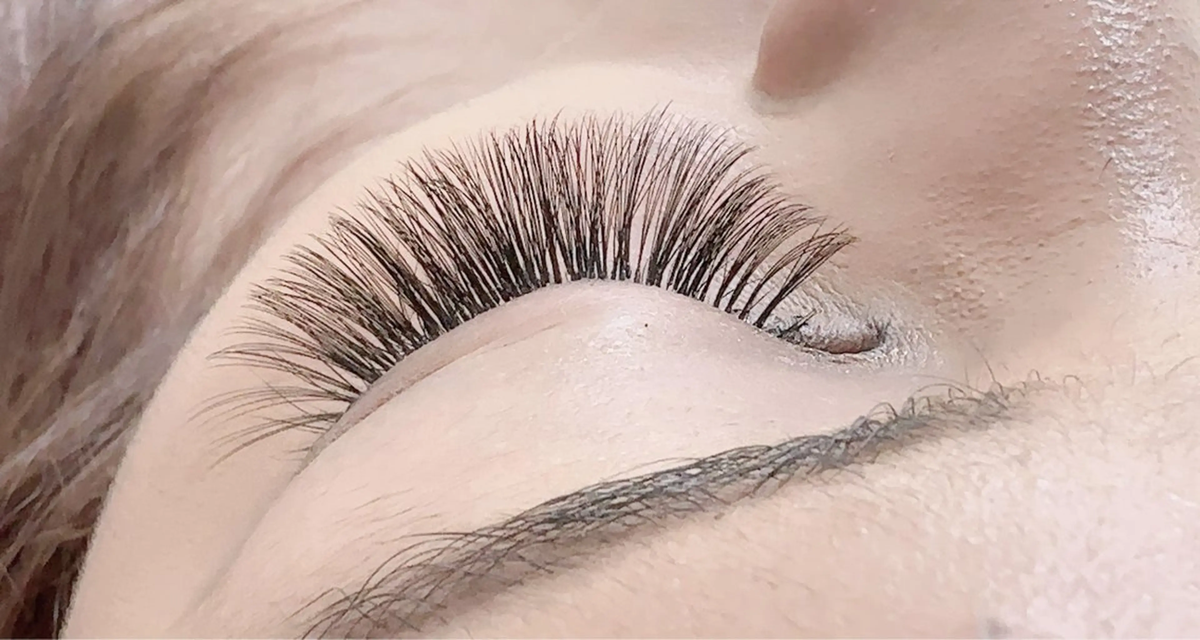 マツエク・マツパ 付け放題 バインドロック 束感まつ毛 カラーマツエク フラットラッシュ マツエク W salon アイラッシュのマツエク・マツパデザイン