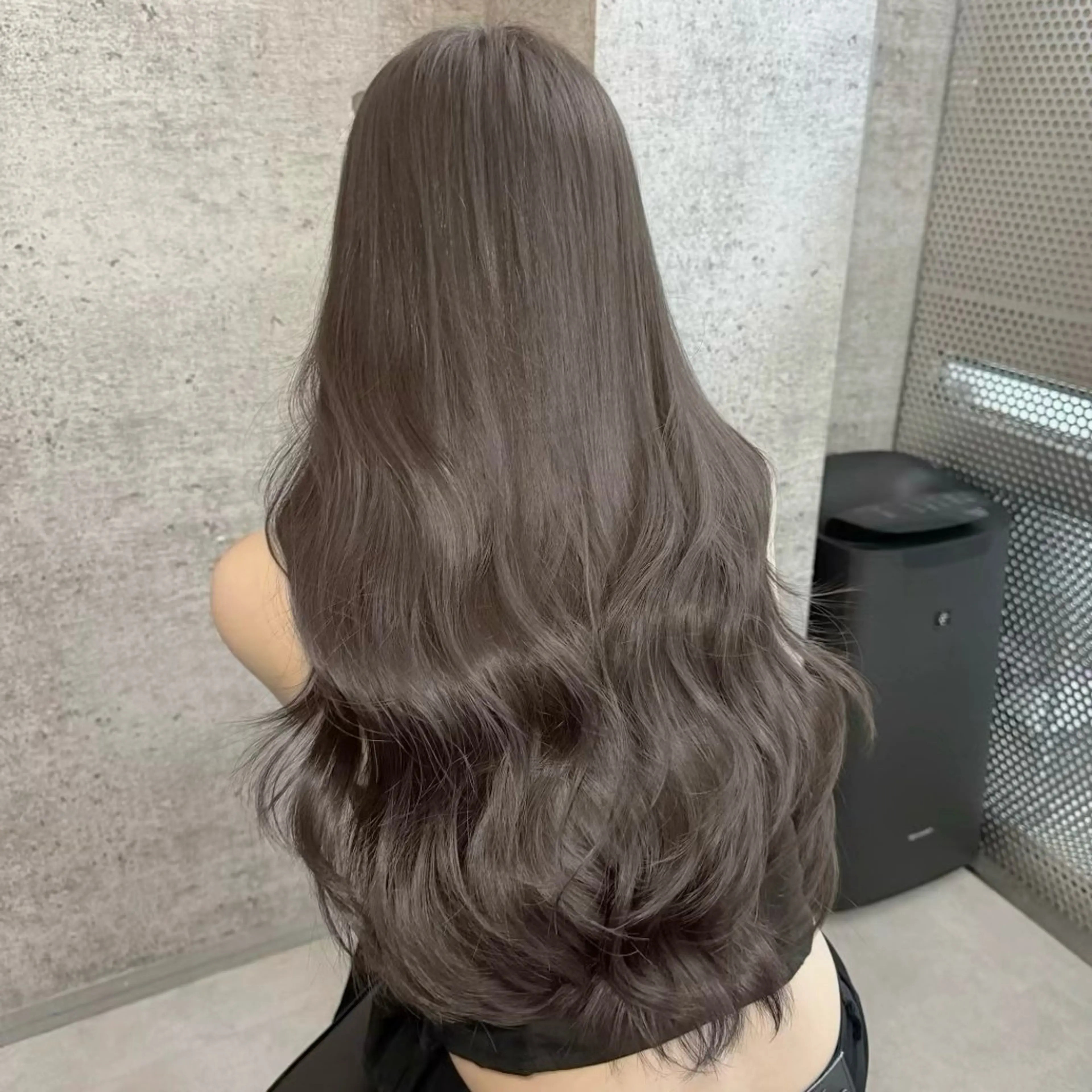 ロング カラー ヘアカラー トリートメント iki omotesando所属・akiho/透明感 カラー/グレージュのヘアスタイル