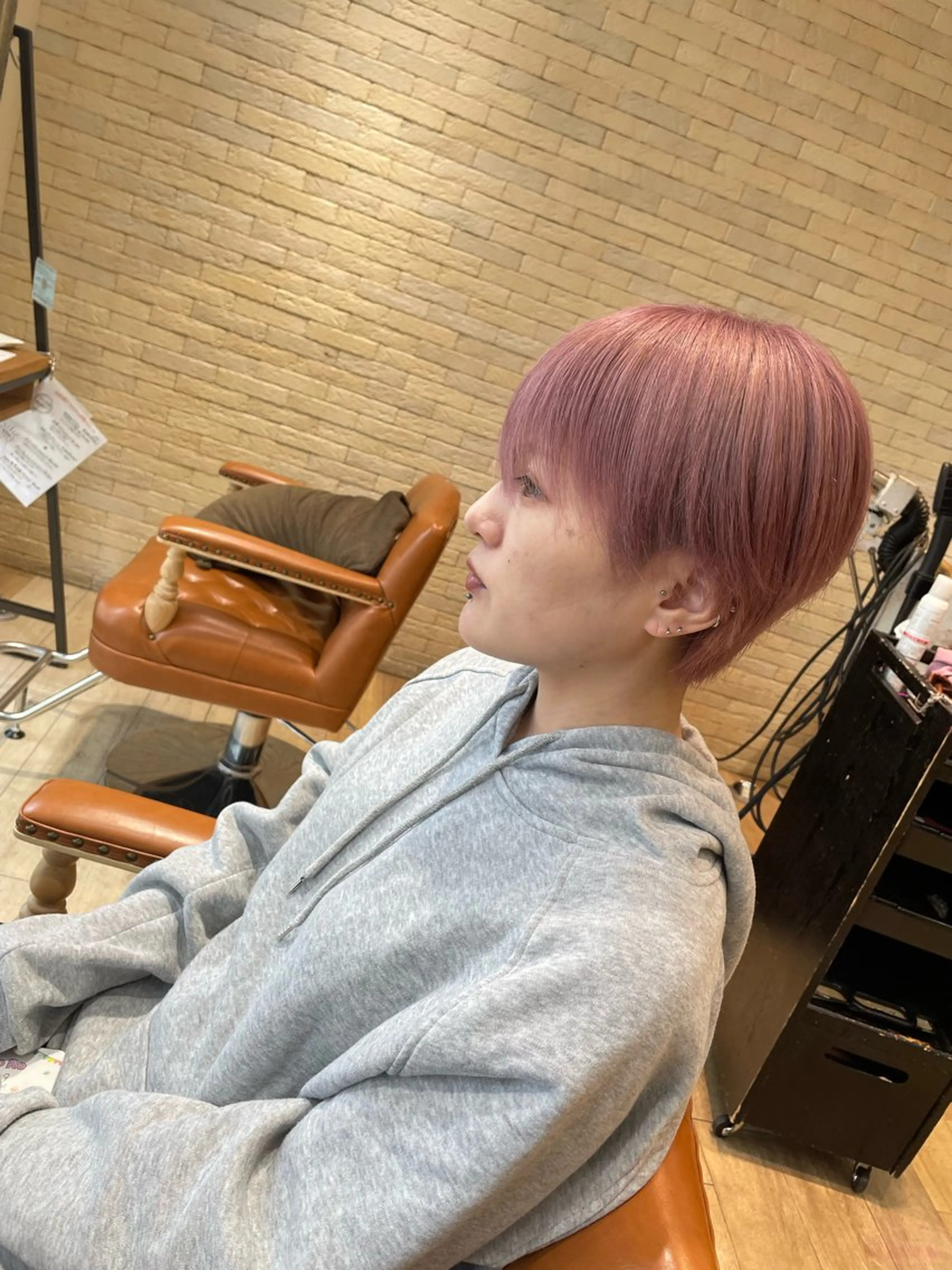 ショート カラー ブリーチ 松尾 遥花のヘアスタイル