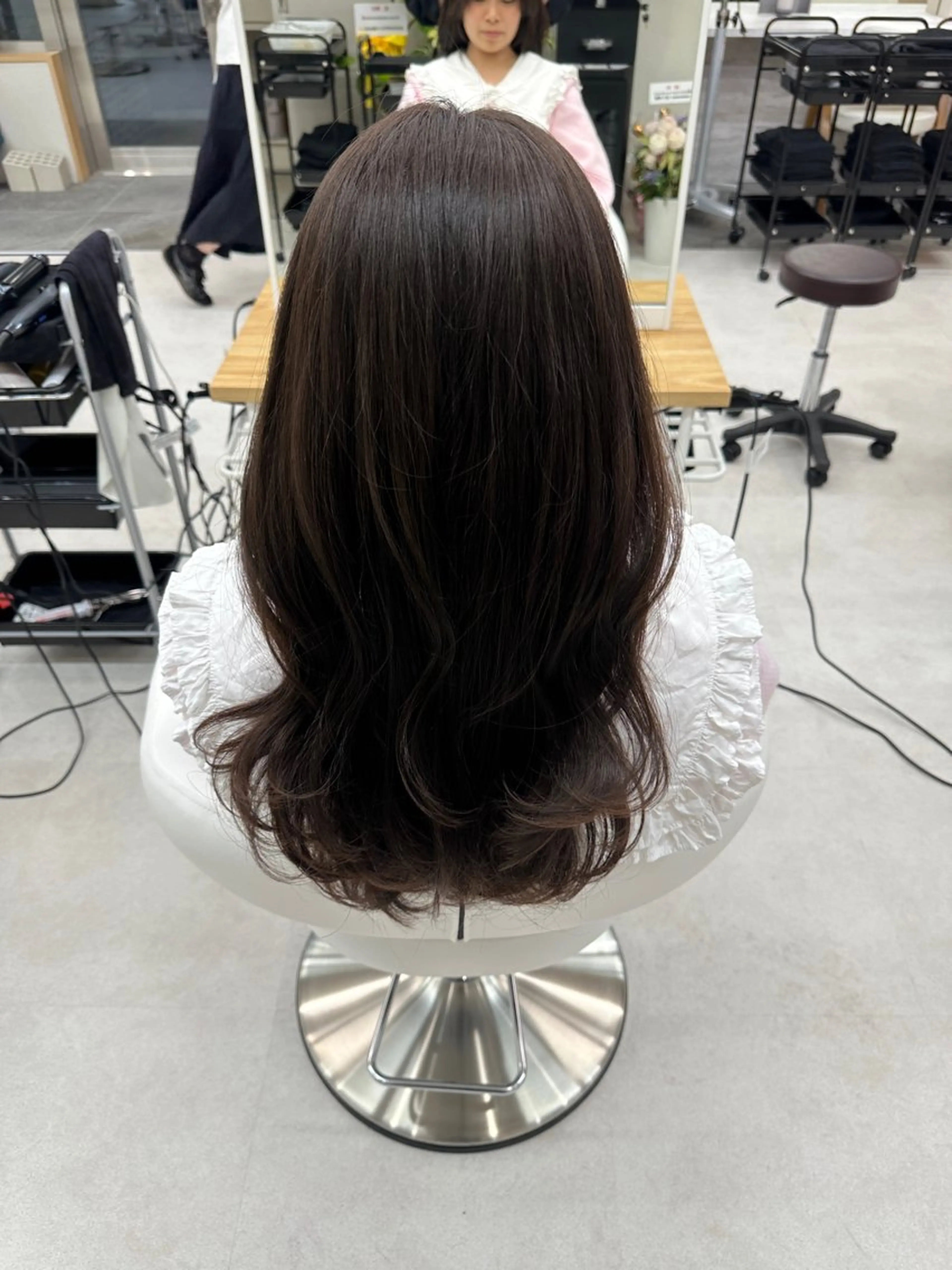 ロング カラー グレージュ Aura所属・丸山 心 / 艶カラーのヘアスタイル
