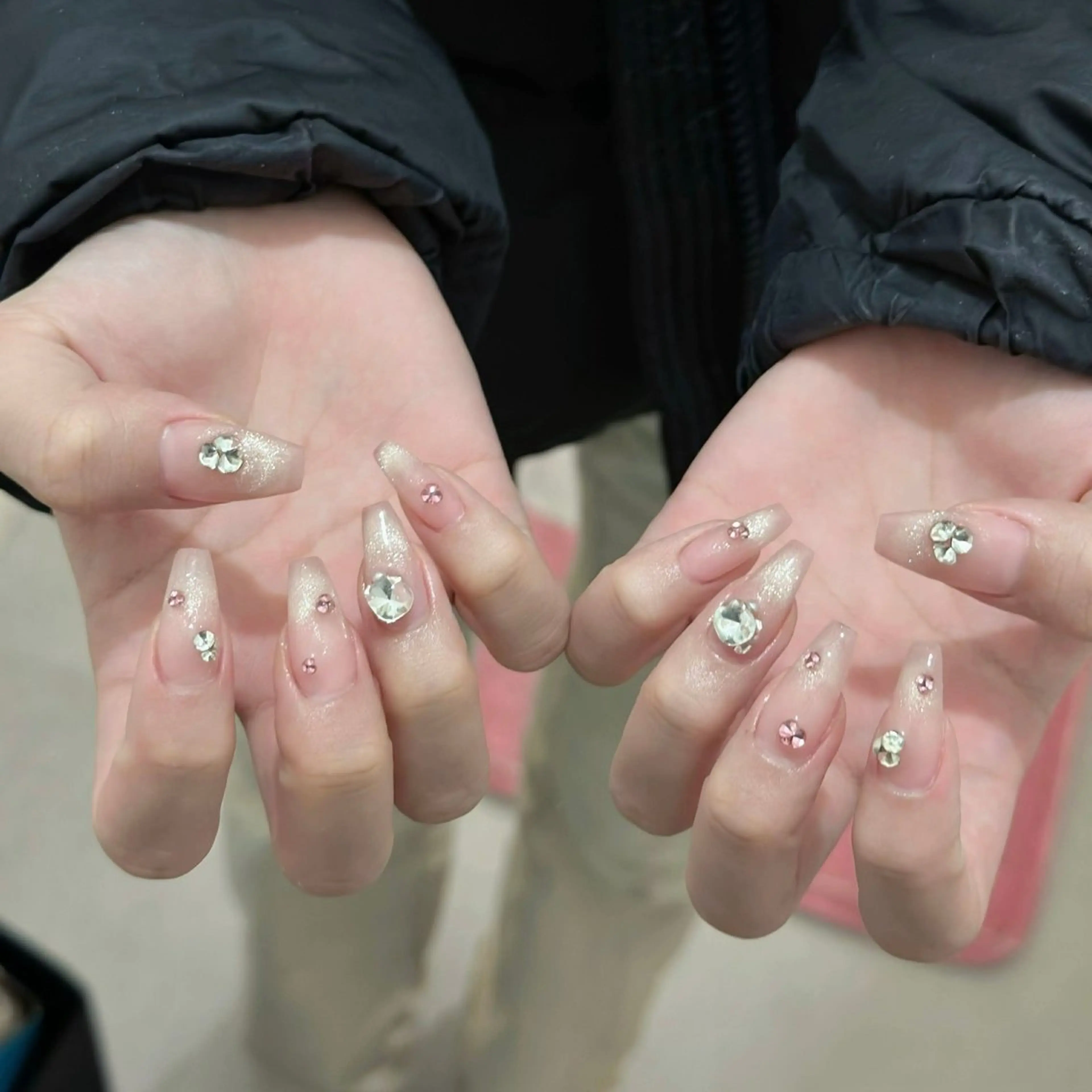 ネイル オーロラネイル ボルドー ブラウン 氷ネイル・うるうるネイル キラキラネイル ハンドネイル Julli NailStudioのネイルデザイン