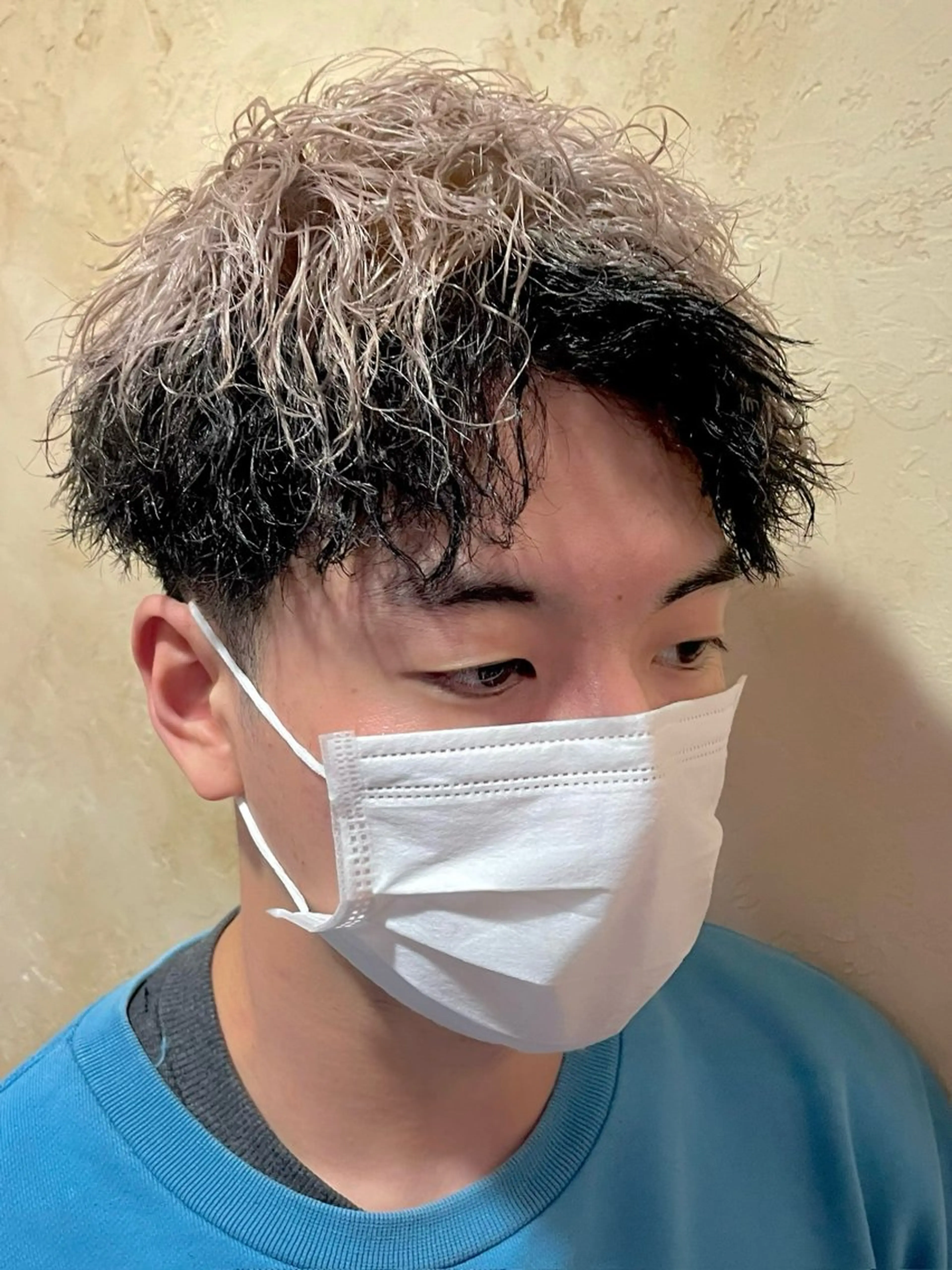 ミディアム カラー パーマ メンズ メンズハイトーン ベージュカラー ハイトーンカラー ホワイトベージュ カット ヘアカラー 🔥メンズ特化🔥 塩拓巳のヘアスタイル