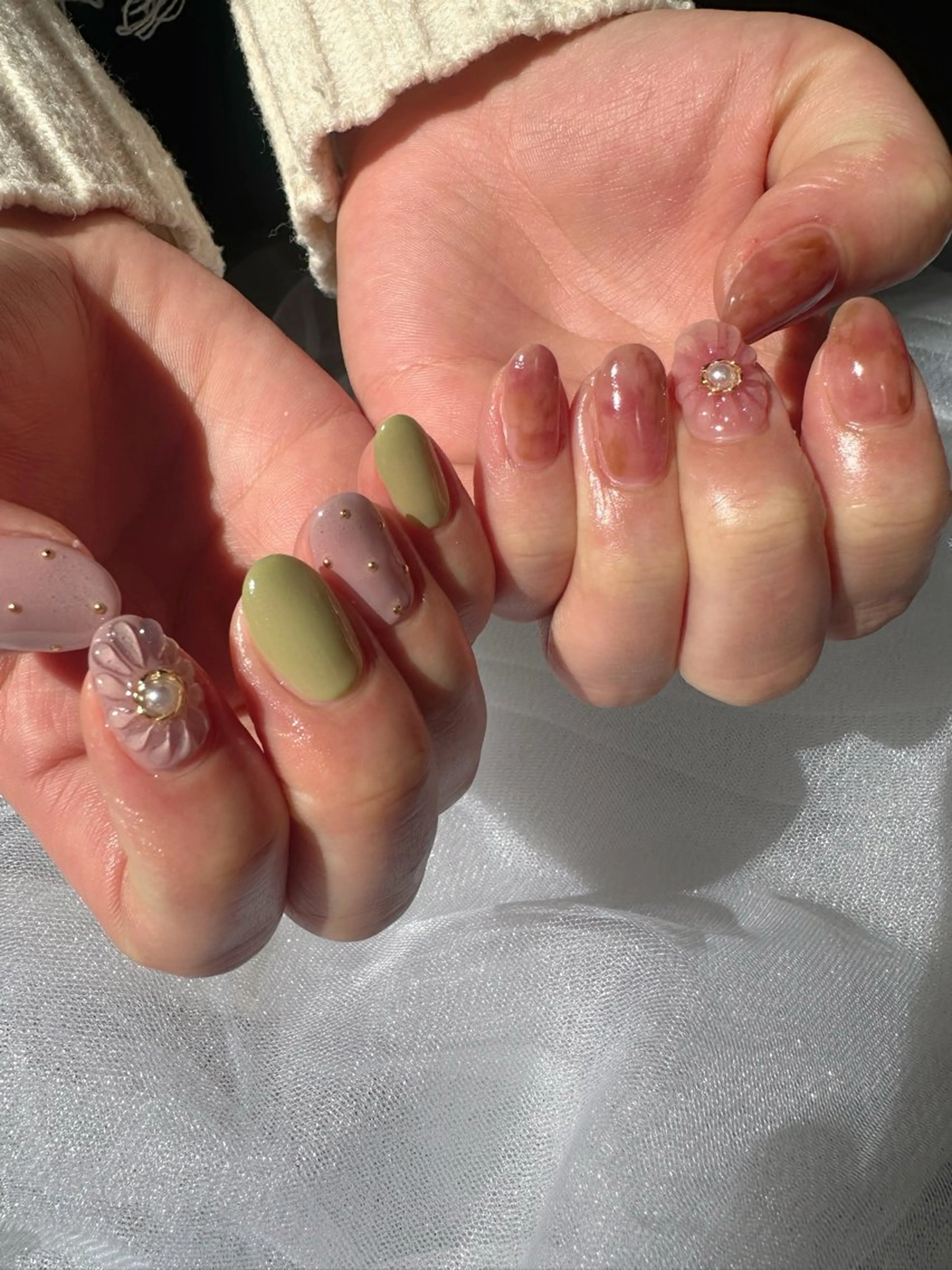 ネイル ドット フラワーネイル グリーン 氷ネイル・うるうるネイル 韓国ネイル 🪞KAPE NAIL 🪞のネイルデザイン
