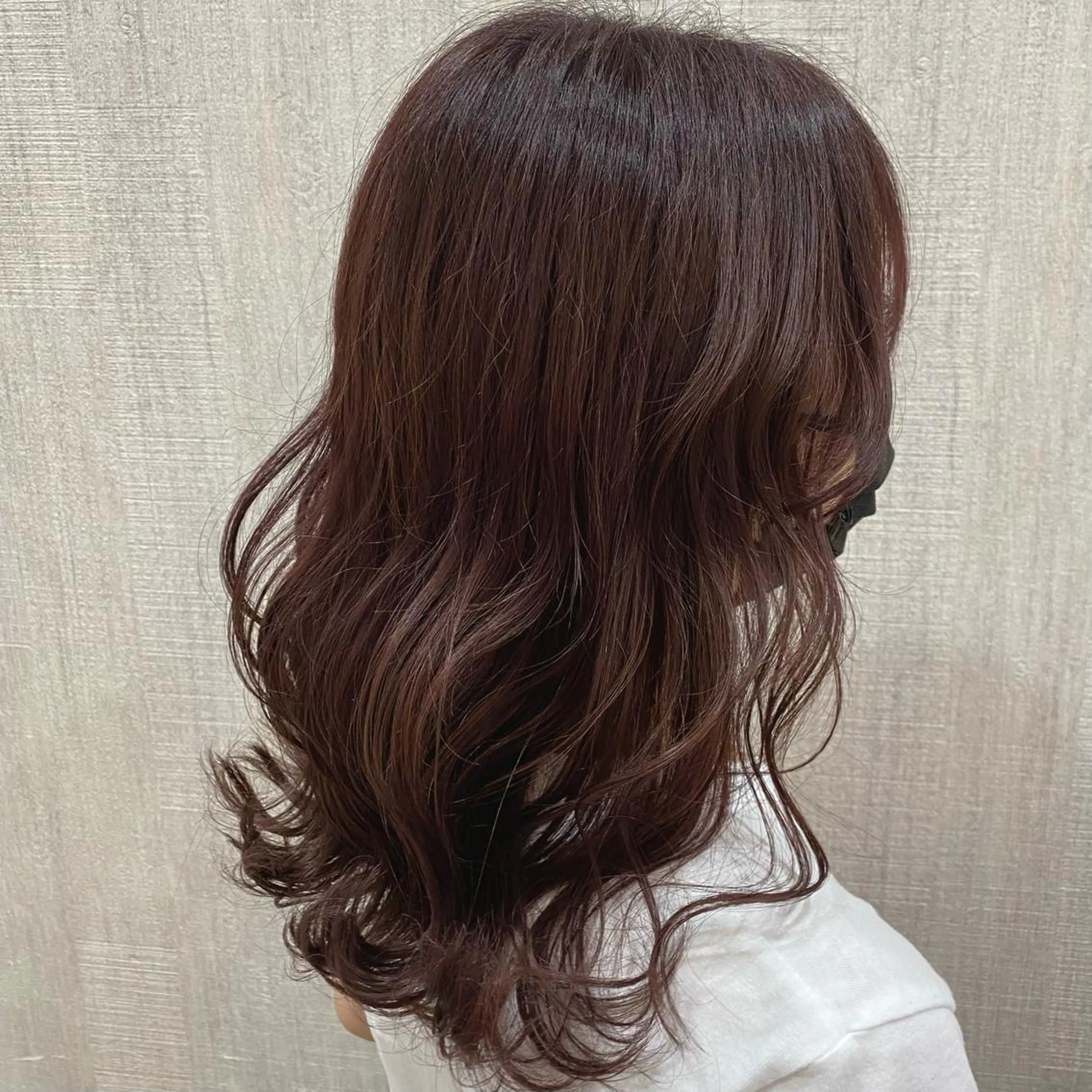 セミロング カラー カット ヘアカラー トリートメント 🫧透け感⋆艶髪💎 山口アヤカのヘアスタイル