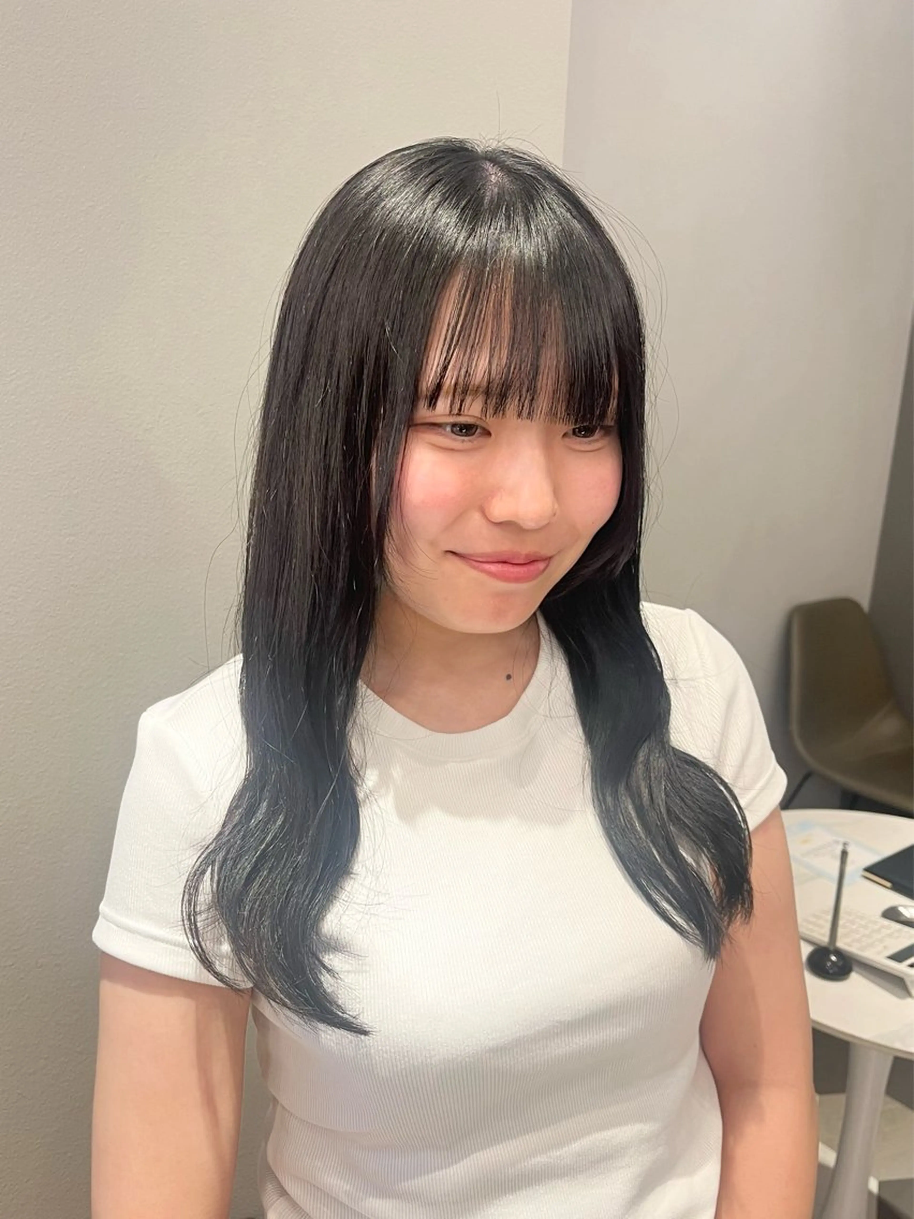 ロング カラー 透明感カラー カット ヘアカラー ヘアメ/アレンジ/暖 色/顔周り/あつはのヘアスタイル
