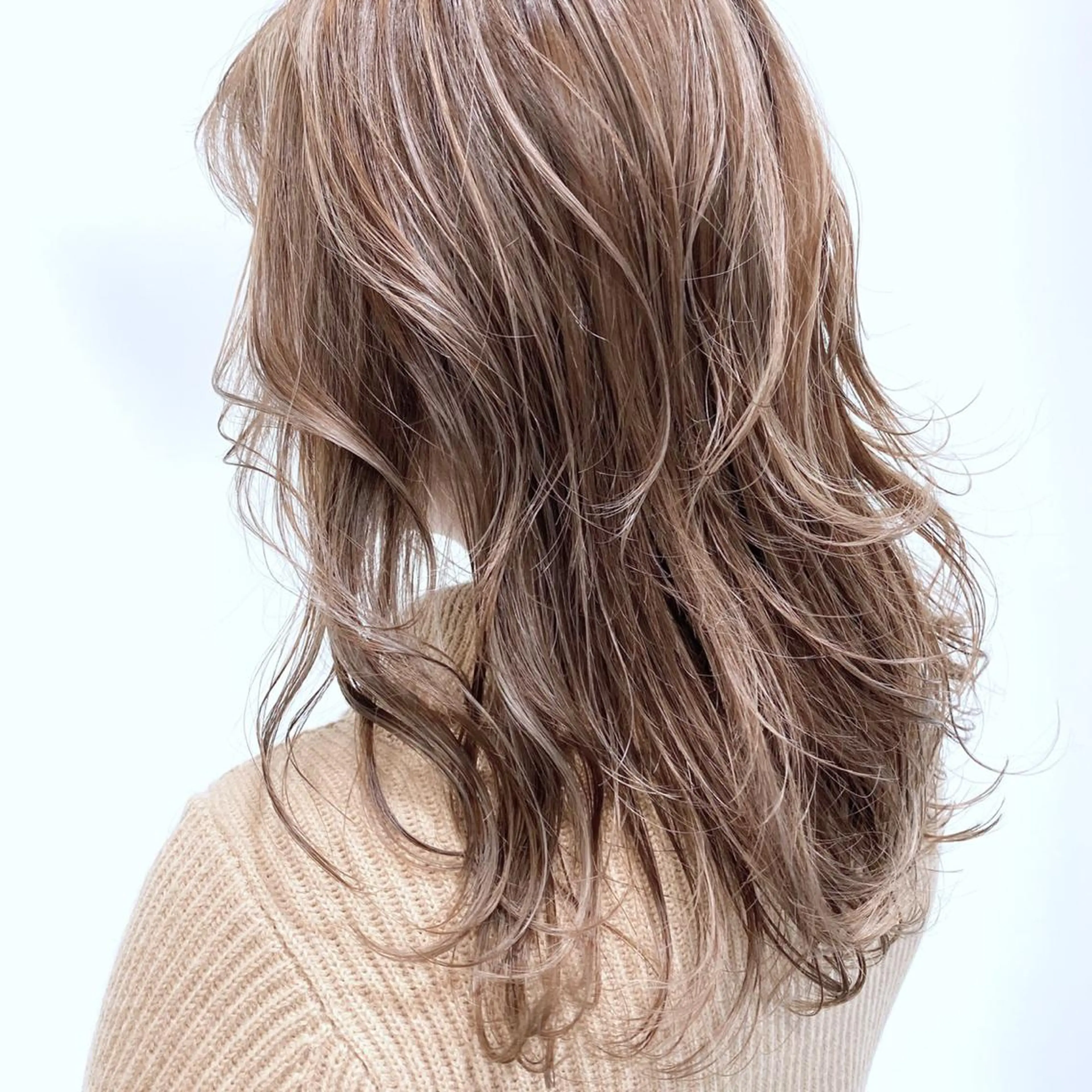 セミロング カラー グランジヘア 無造作ヘアHYUGAのヘアスタイル