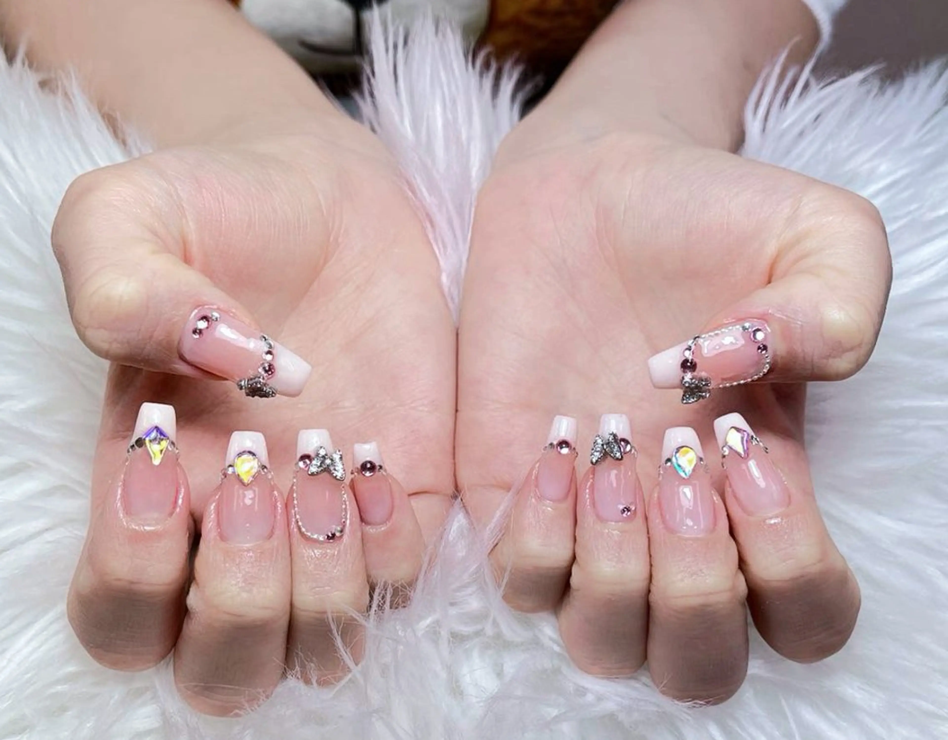ネイル アートネイル 韓国ネイル 水色 ロングネイル マグネットネイル ハンドネイル ハンドケア NailDemure 【銀座店】のネイルデザイン