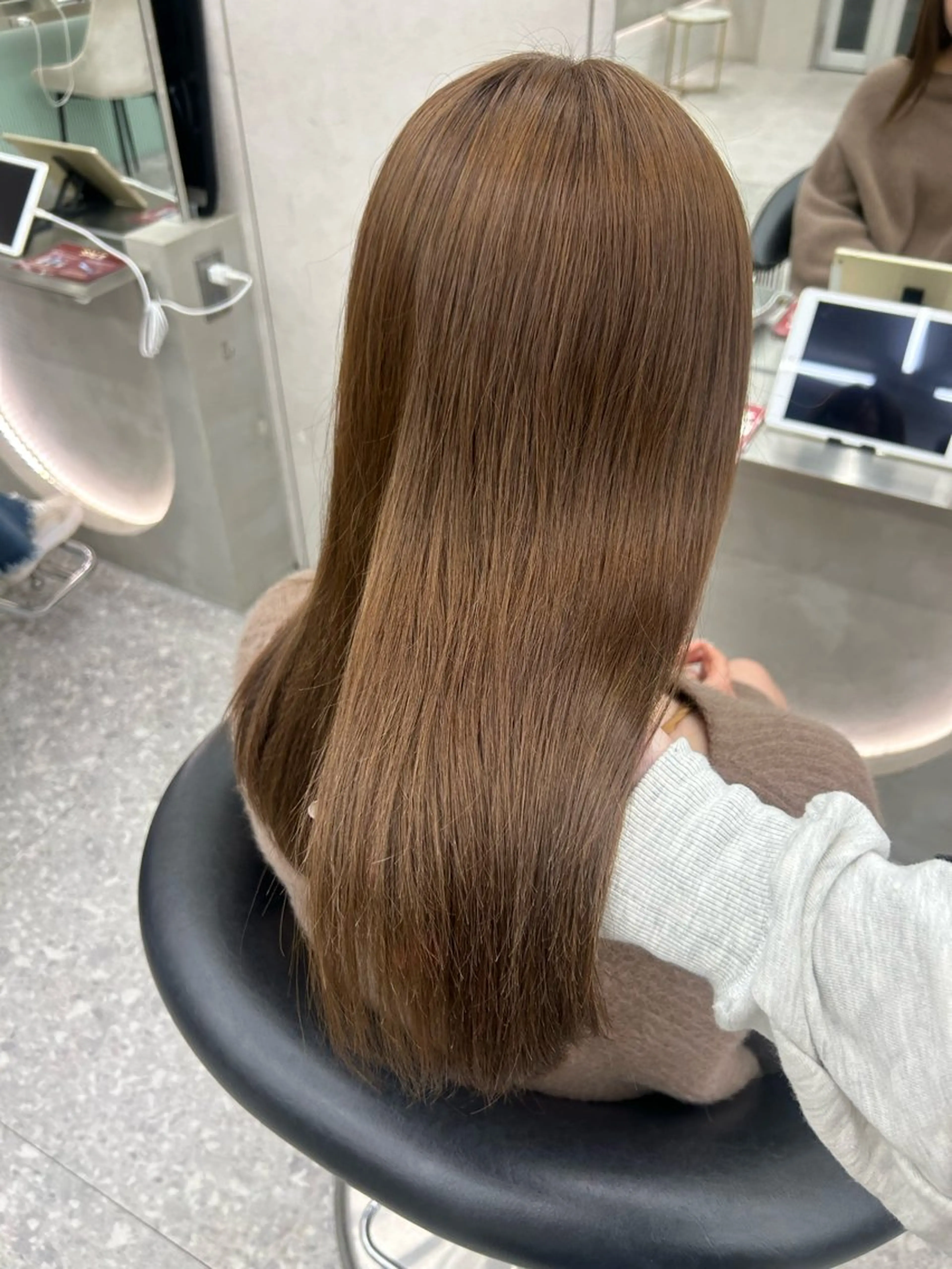 ミディアム カラー ヘアアレンジ カット ヘアカラー トリートメント ふみか🎀 ベージュカラーのヘアスタイル