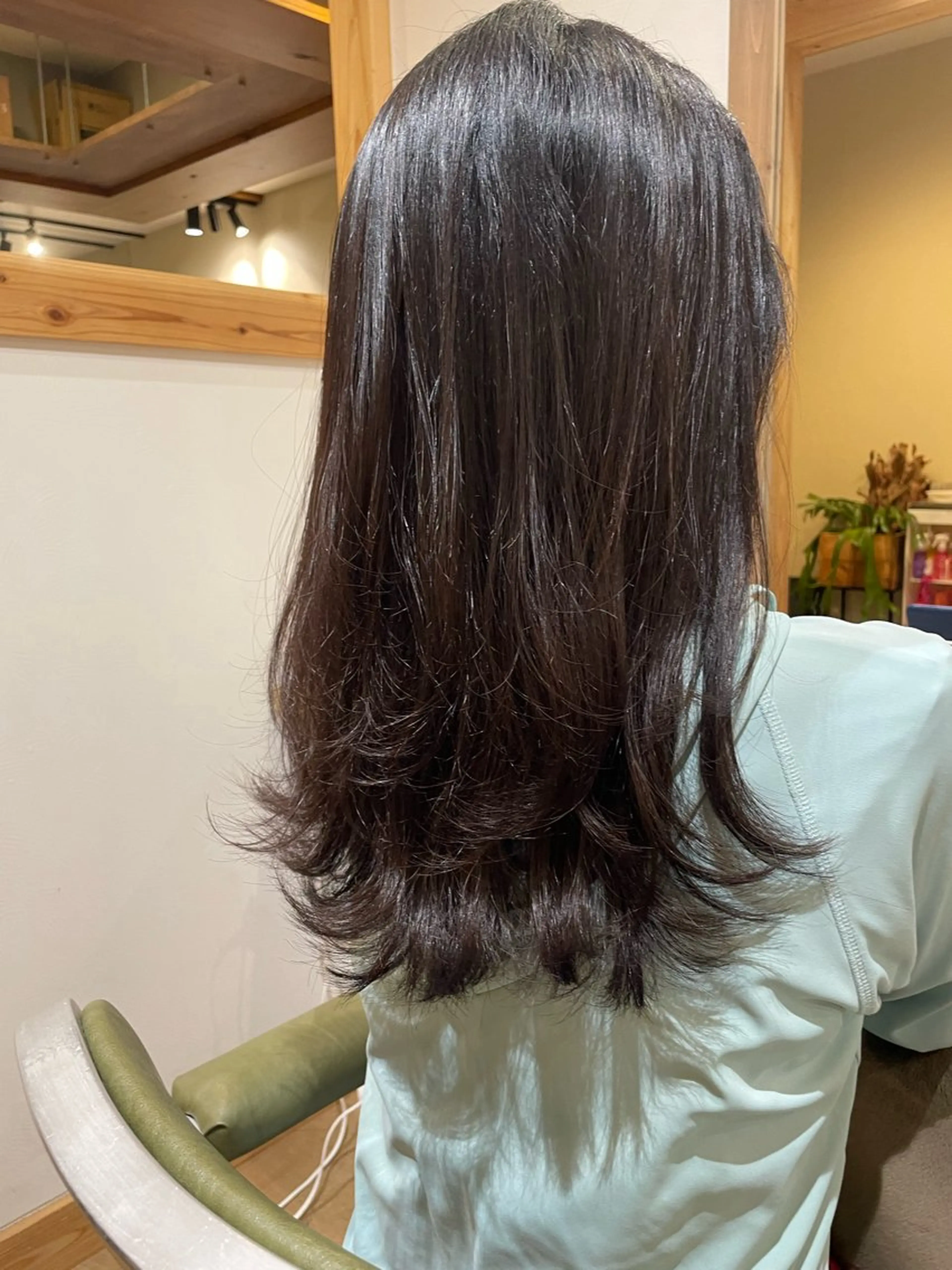 ロング レイヤーカット 山口里莉 /ブリーチカラーのヘアスタイル