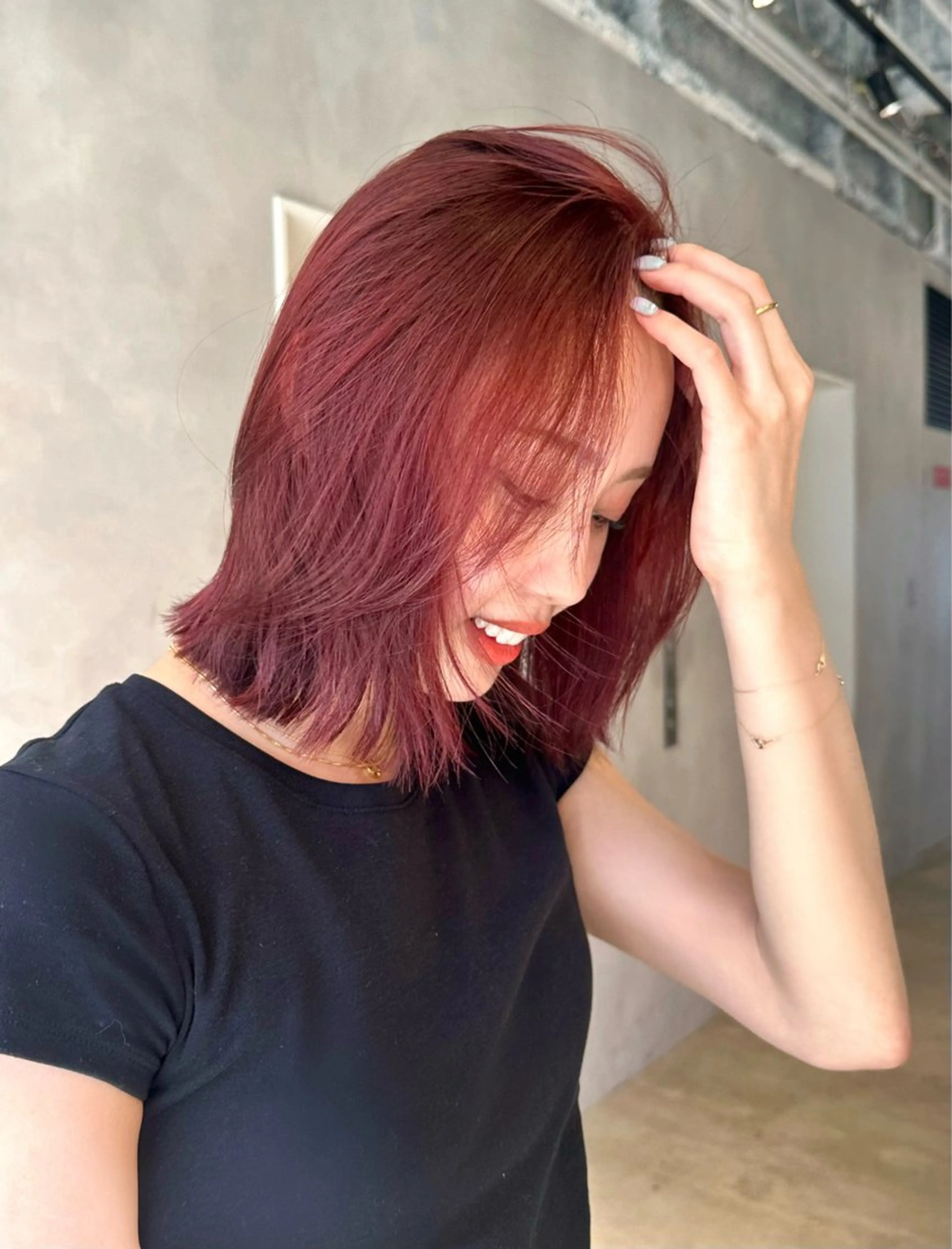 ミディアム カラー ブリーチ ボルドーカラー レッドカラー ボブ カット ヘアカラー トリートメント 似合わせ小顔ショート /akane🐰♥️のヘアスタイル
