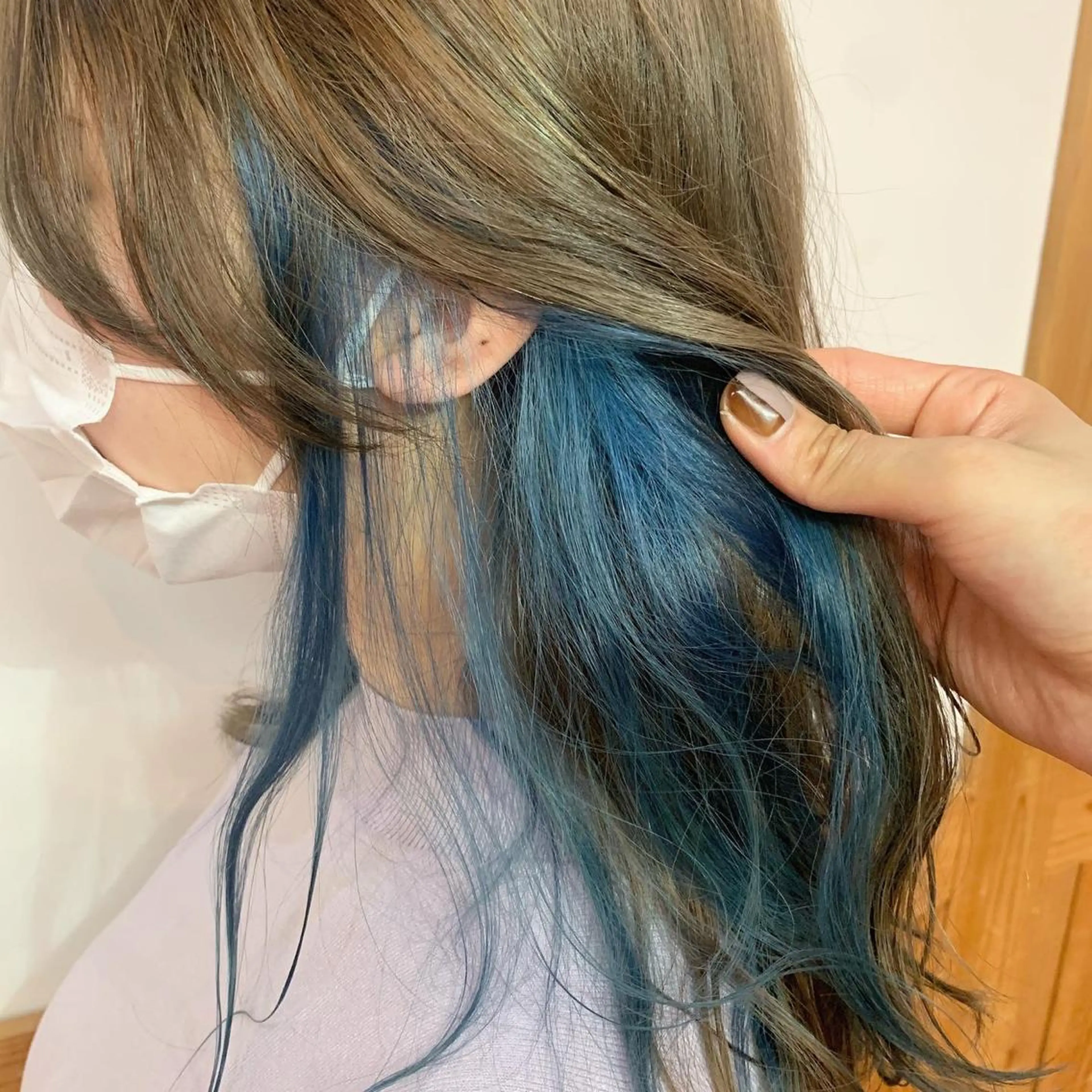 ロング カラー インナーカラー 狩野 くるみのヘアスタイル