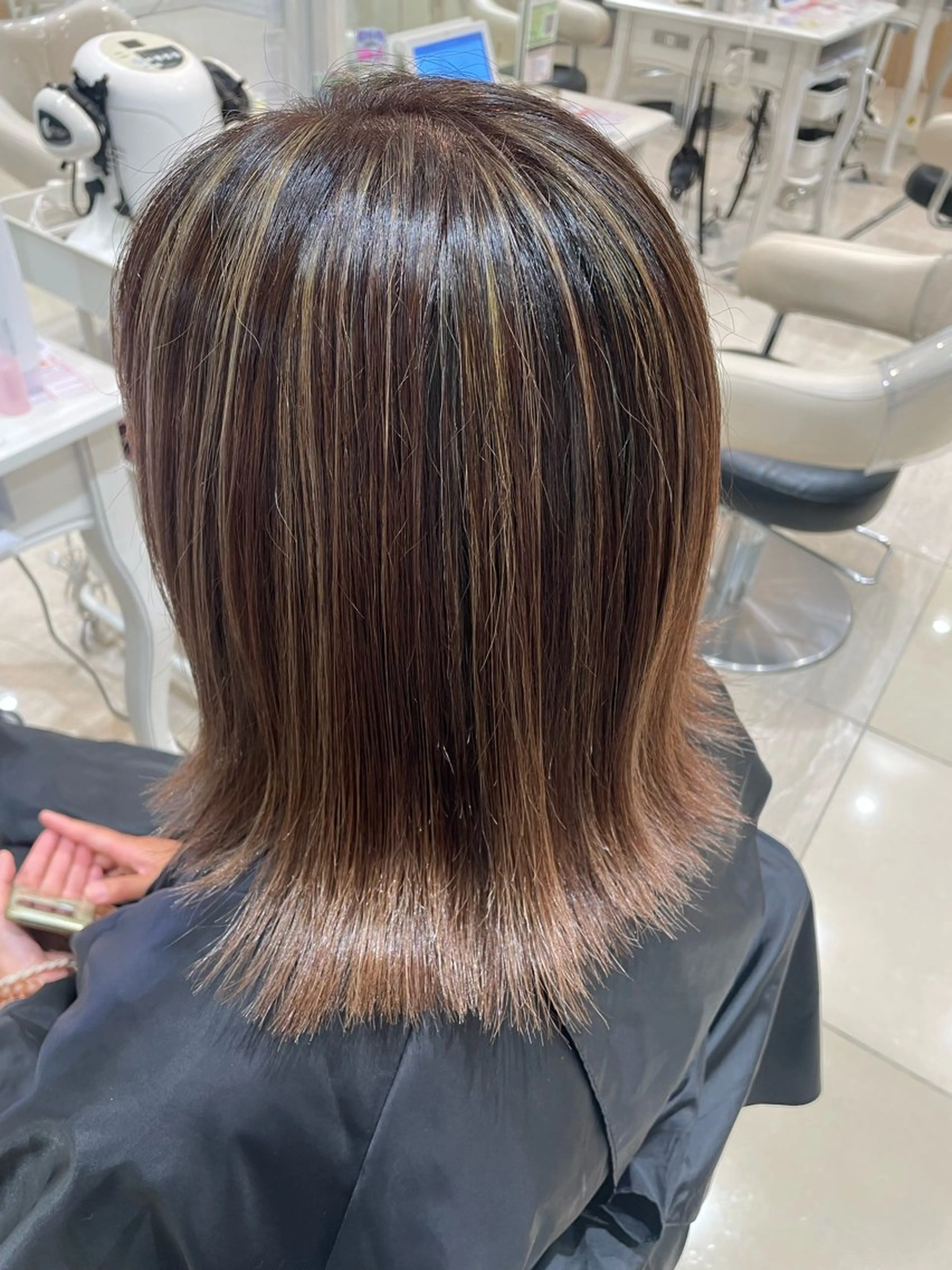 ミディアム ヘアカラー レイヤー×ハイライト 🌷RINA🌷のヘアスタイル