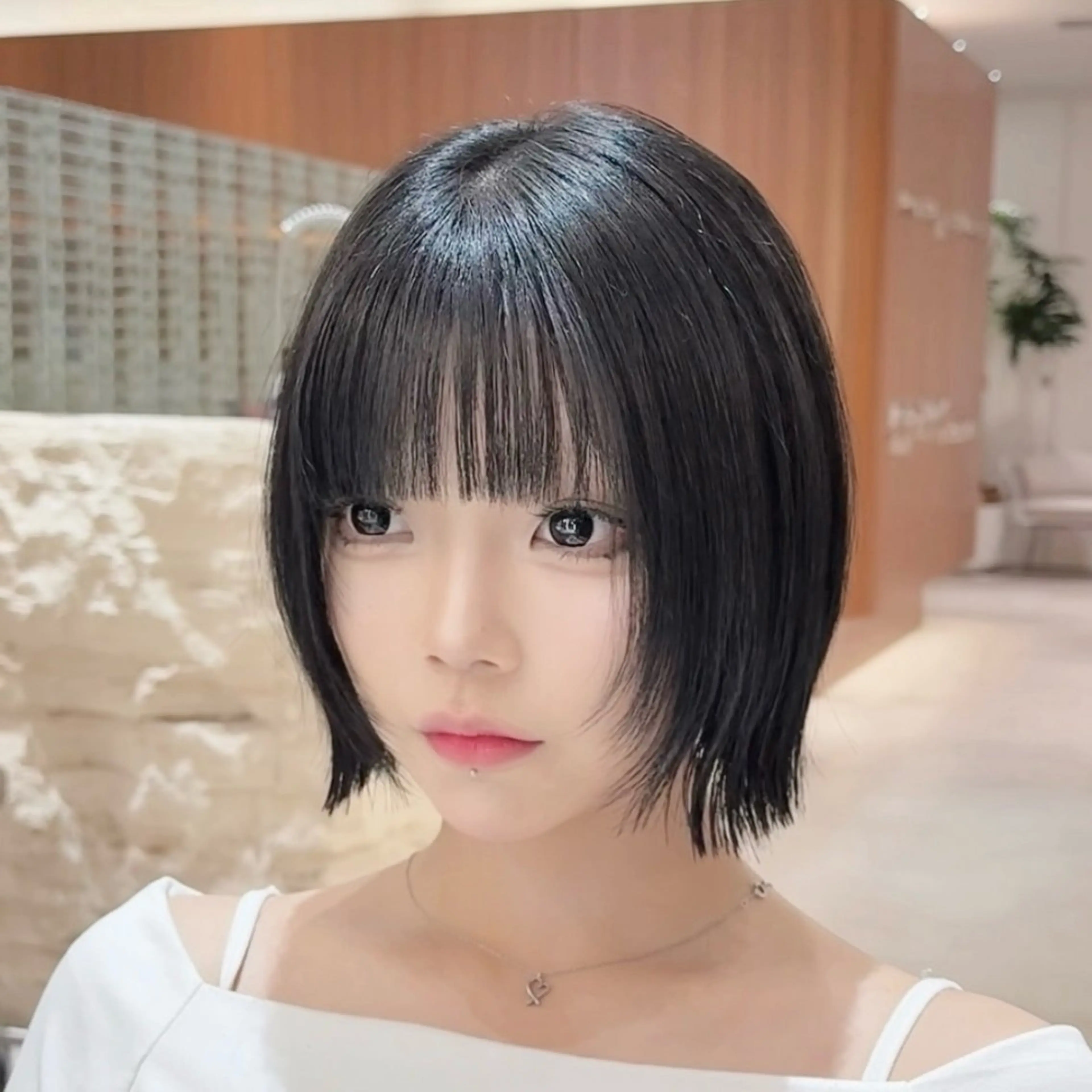 ミディアム カラー 切りっぱなしボブ ショートボブ ボブレイヤー 透明感カラー ボブ カット ヘアカラー トリートメント 渋谷ボブ/ショート 特化田中航平のヘアスタイル